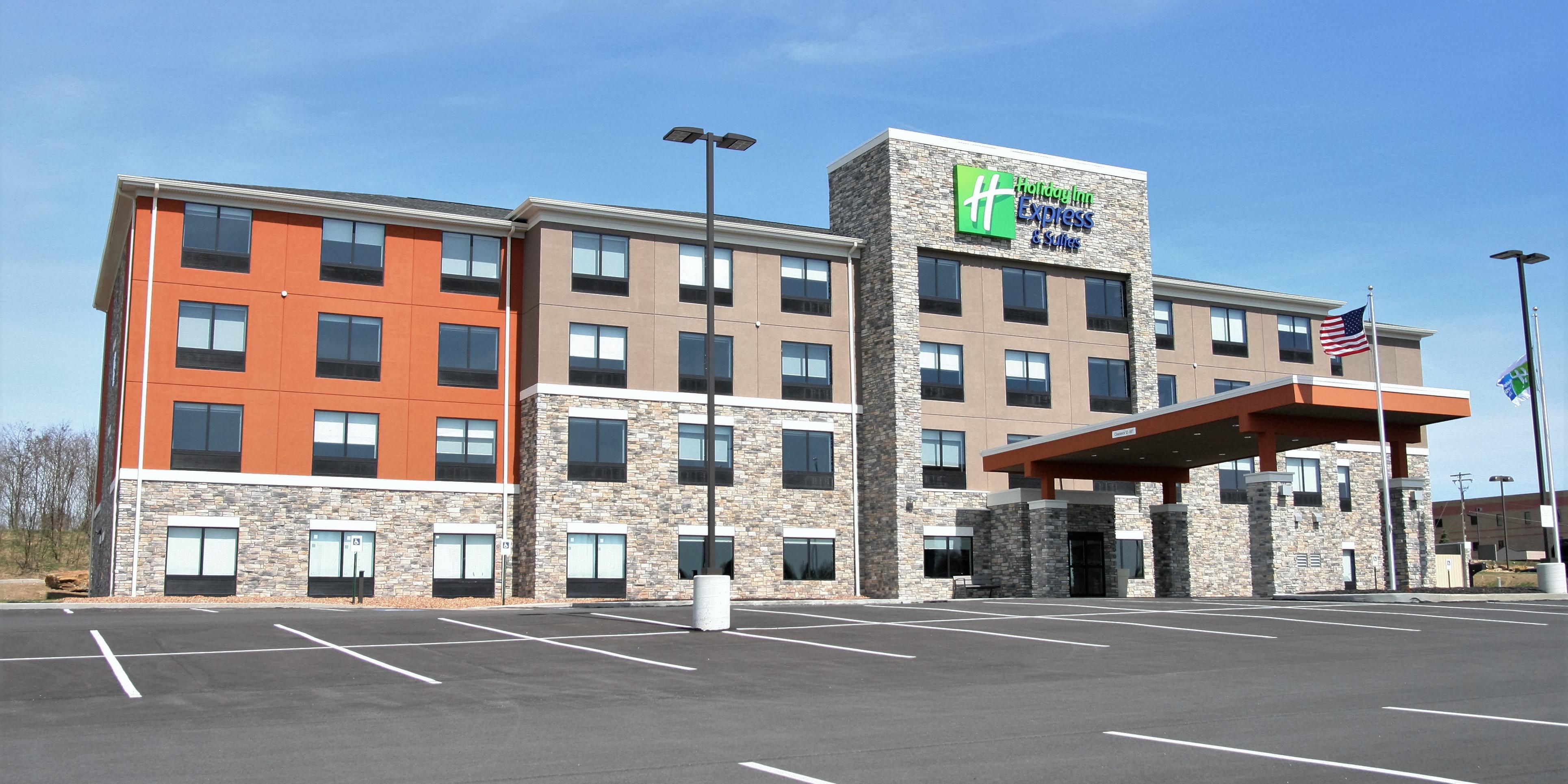 Holiday Inn Express & Suites Clarion
