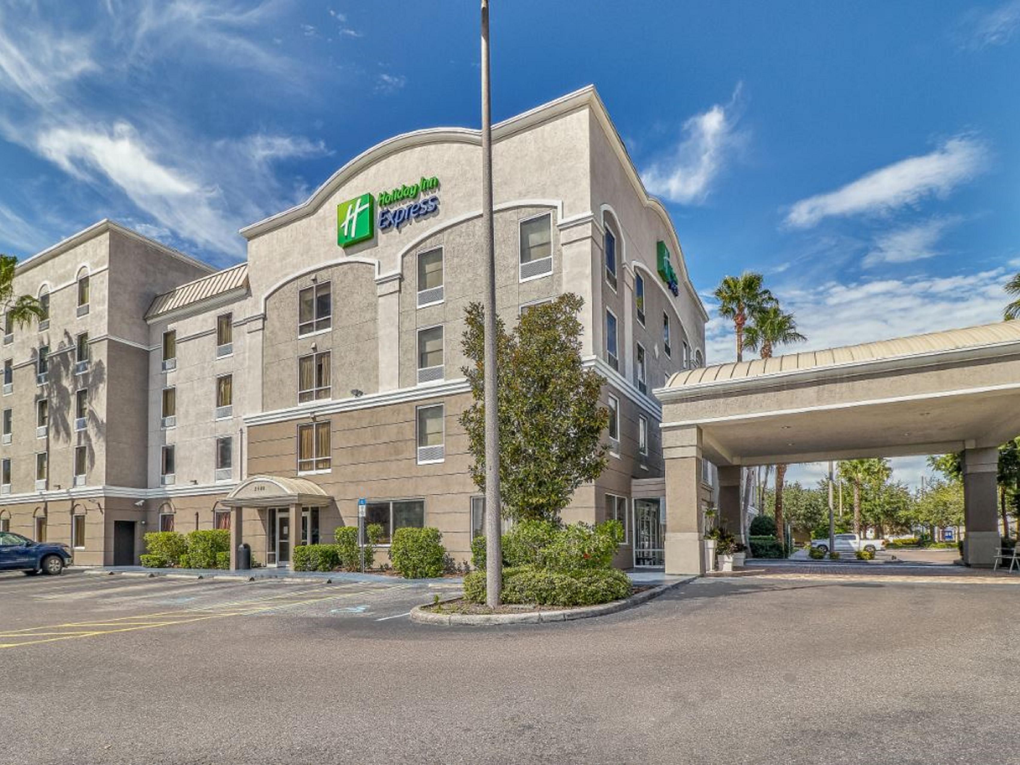 Holiday Inn Express And Suites Clearwater 6832384809 4x3