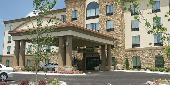 Holiday Inn Express & Suites Cleveland Northwest