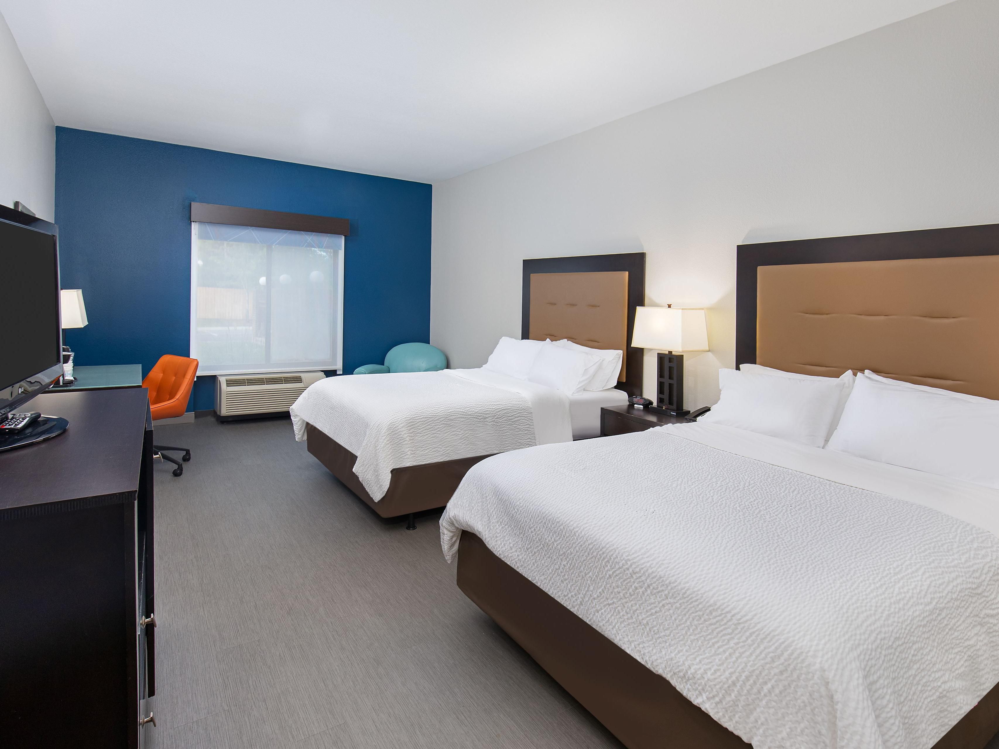 2 Queen Beds Guest Room