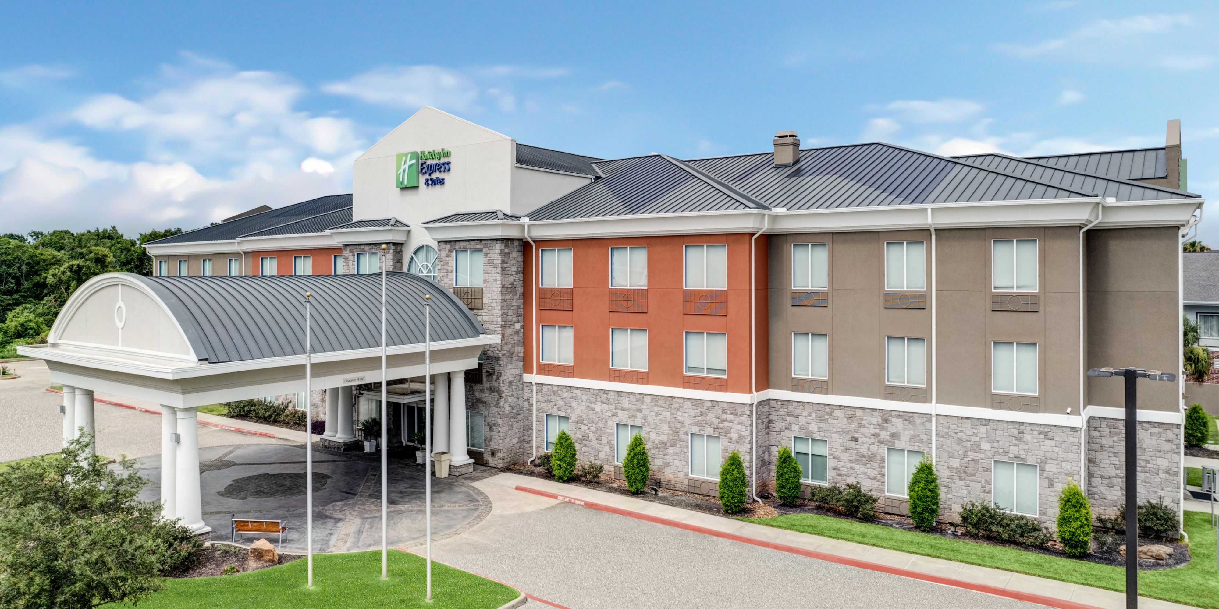 Holiday Inn Express & Suites Clute - Lago Jackson