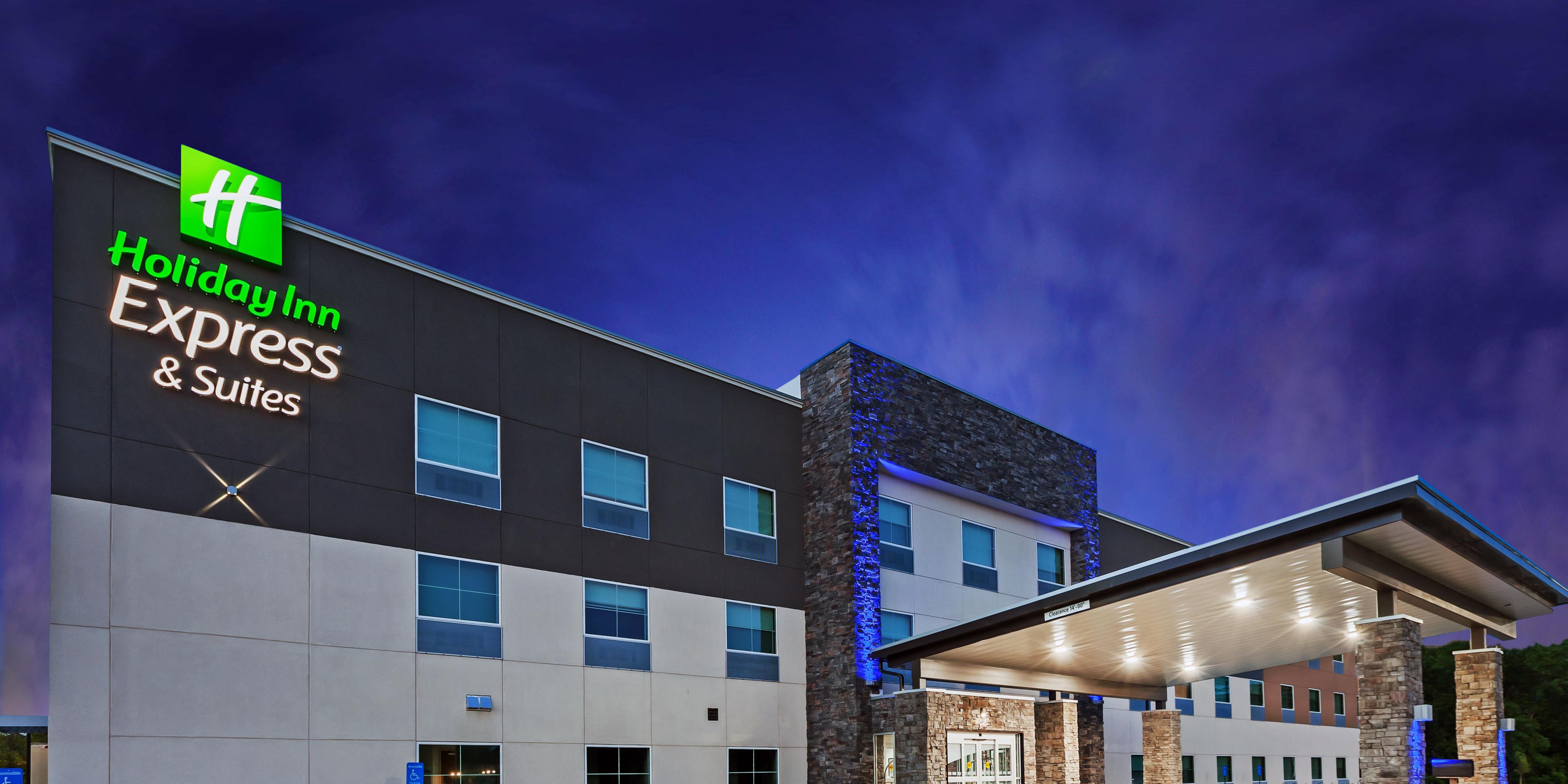 Holiday Inn Express & Suites Coffeyville