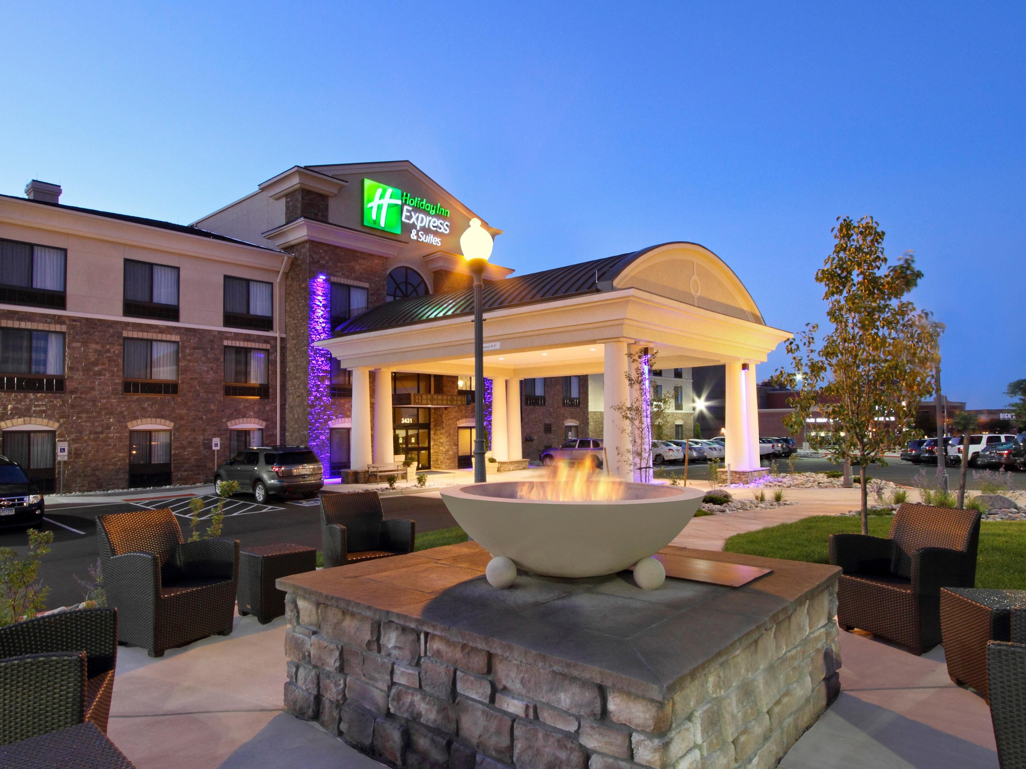 Colorado Springs Hotels | Holiday Inn Express & Suites Colorado Springs