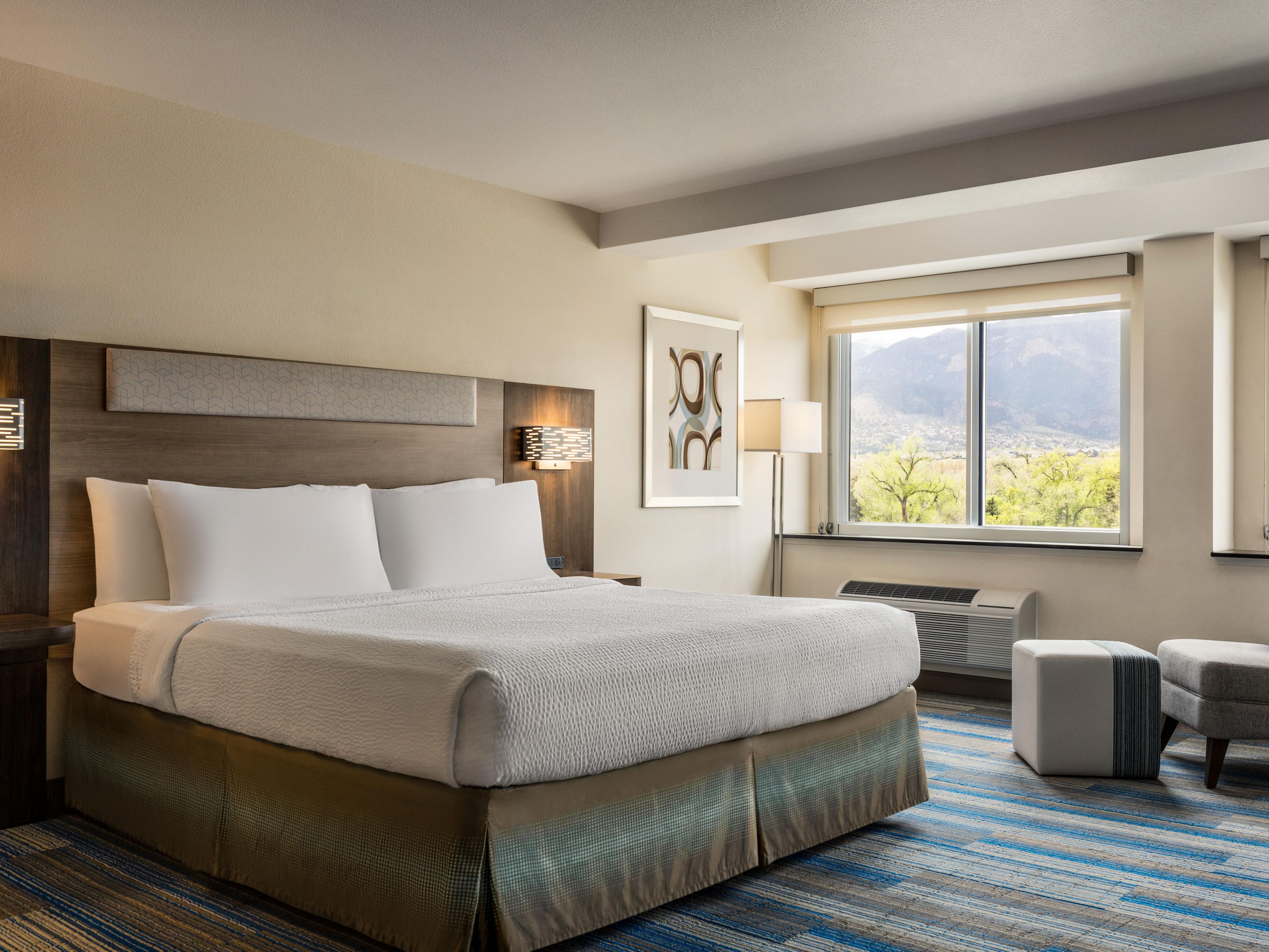 Hotel in Colorado Springs | Holiday Inn Express & Suites Colorado ...