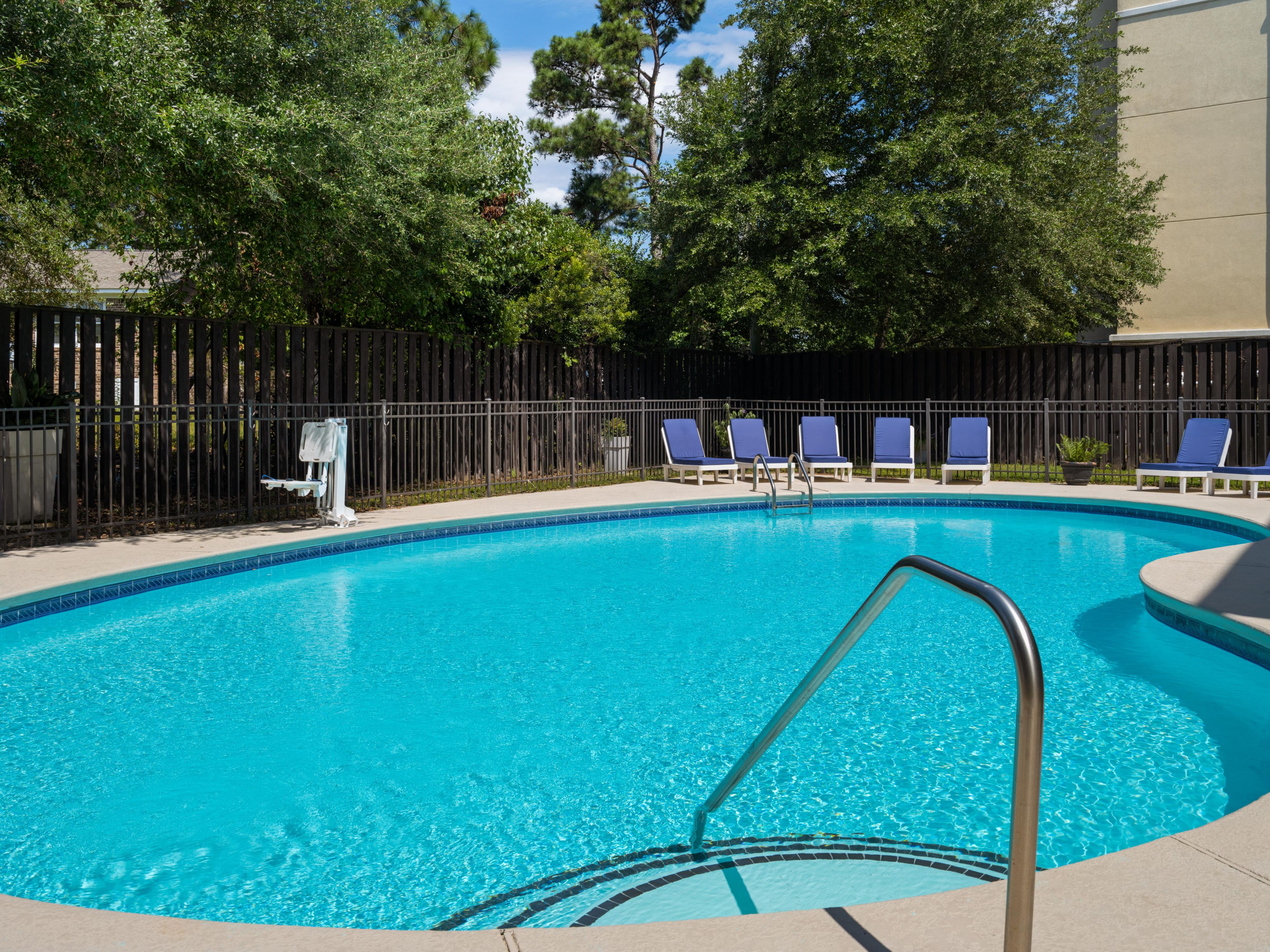 Dive into relaxation at our seasonal outdoor pool! Starting Memorial Day through Labor Day, take advantage of our large outdoor pool and enjoy a refreshing swim or lounge poolside with family and friends this summer. Pool hours are from 10am-10pm.