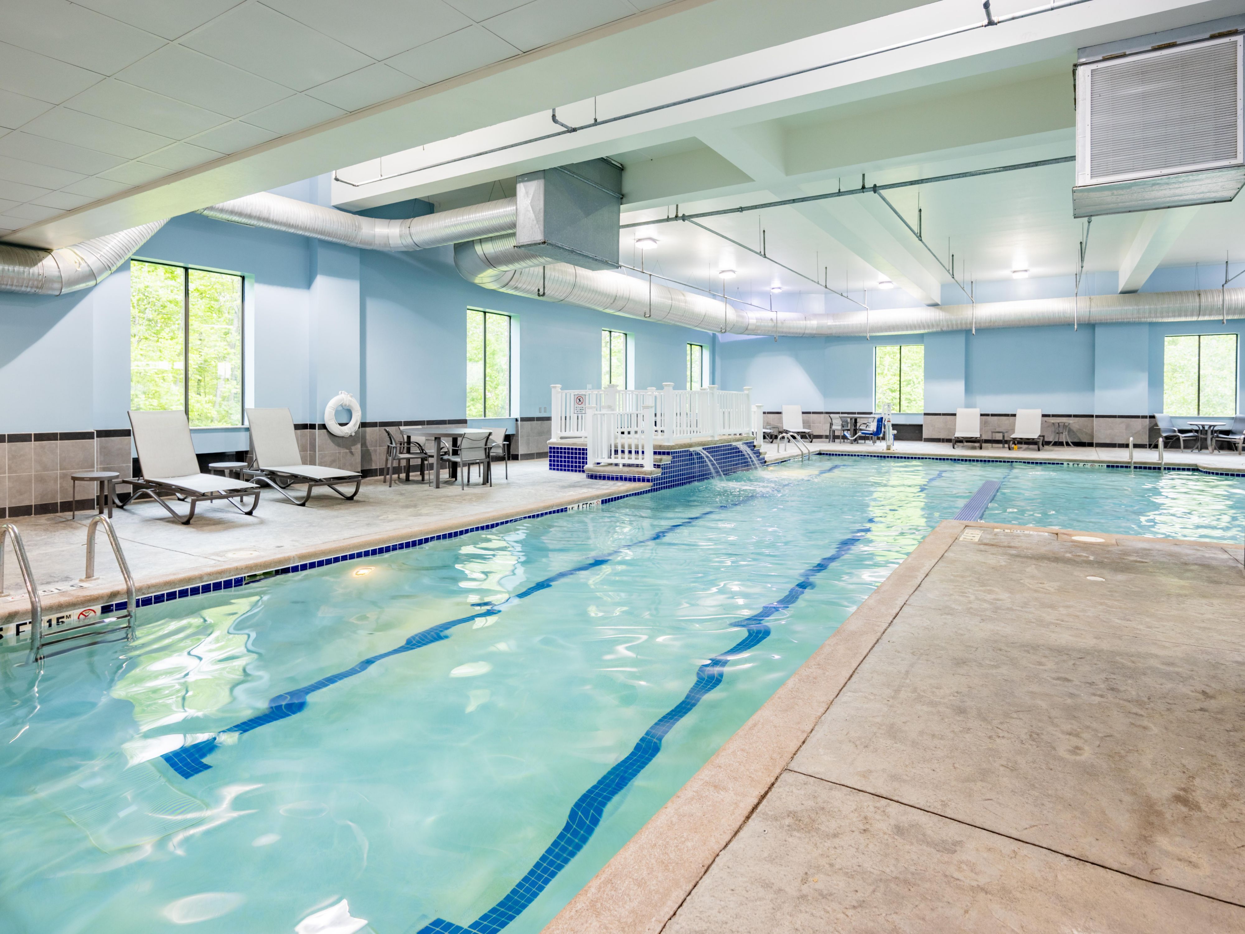 Schwimmbecken