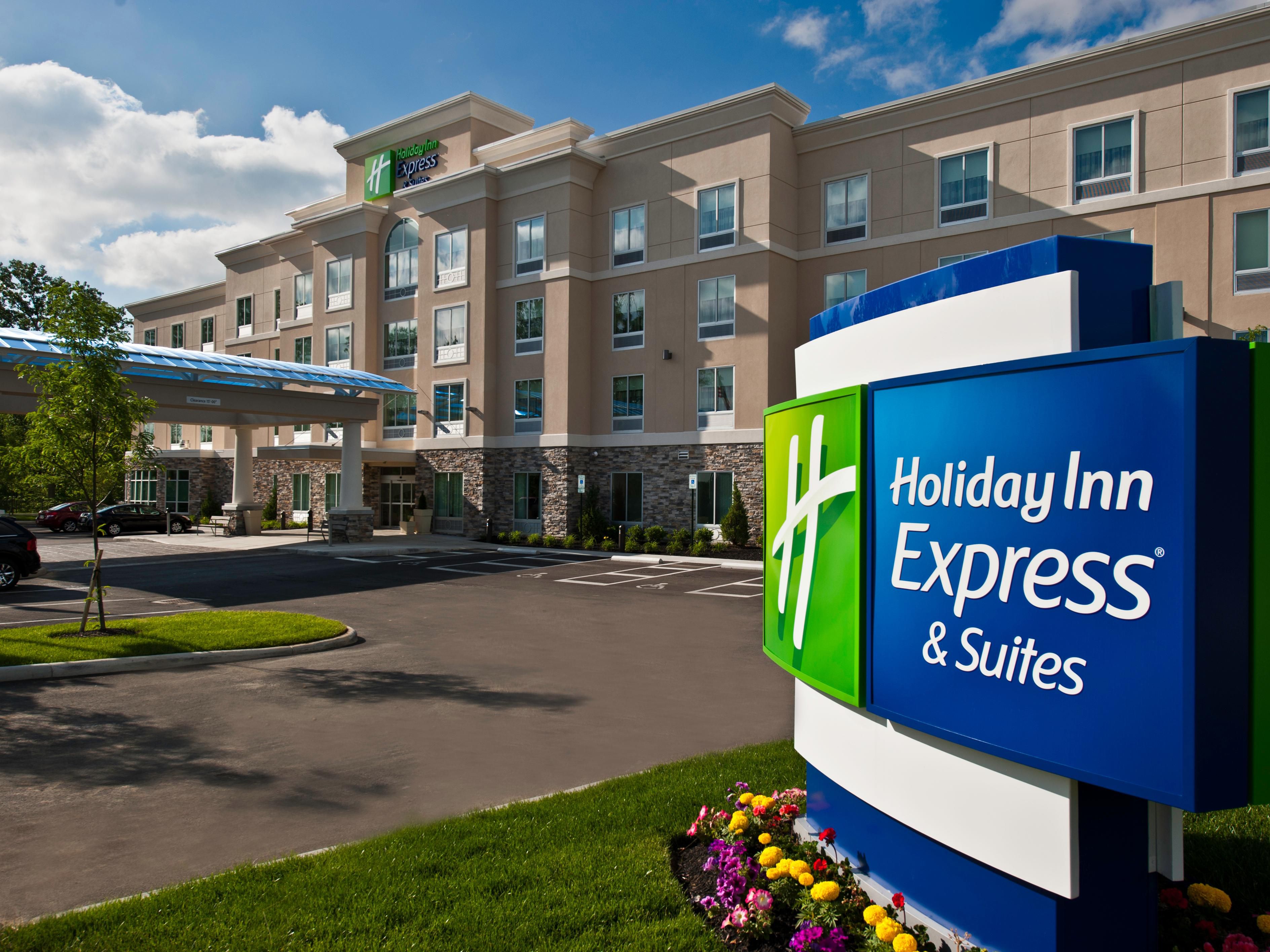 Холидей экспресс. Holiday Inn Express Hotels. Holiday Inn Express Садовая. Holiday Inn Express & Suites. Holiday Inn Express logo.