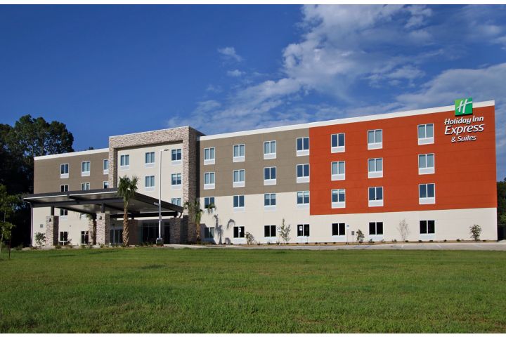 Holiday Inn Express & Suites Columbus North