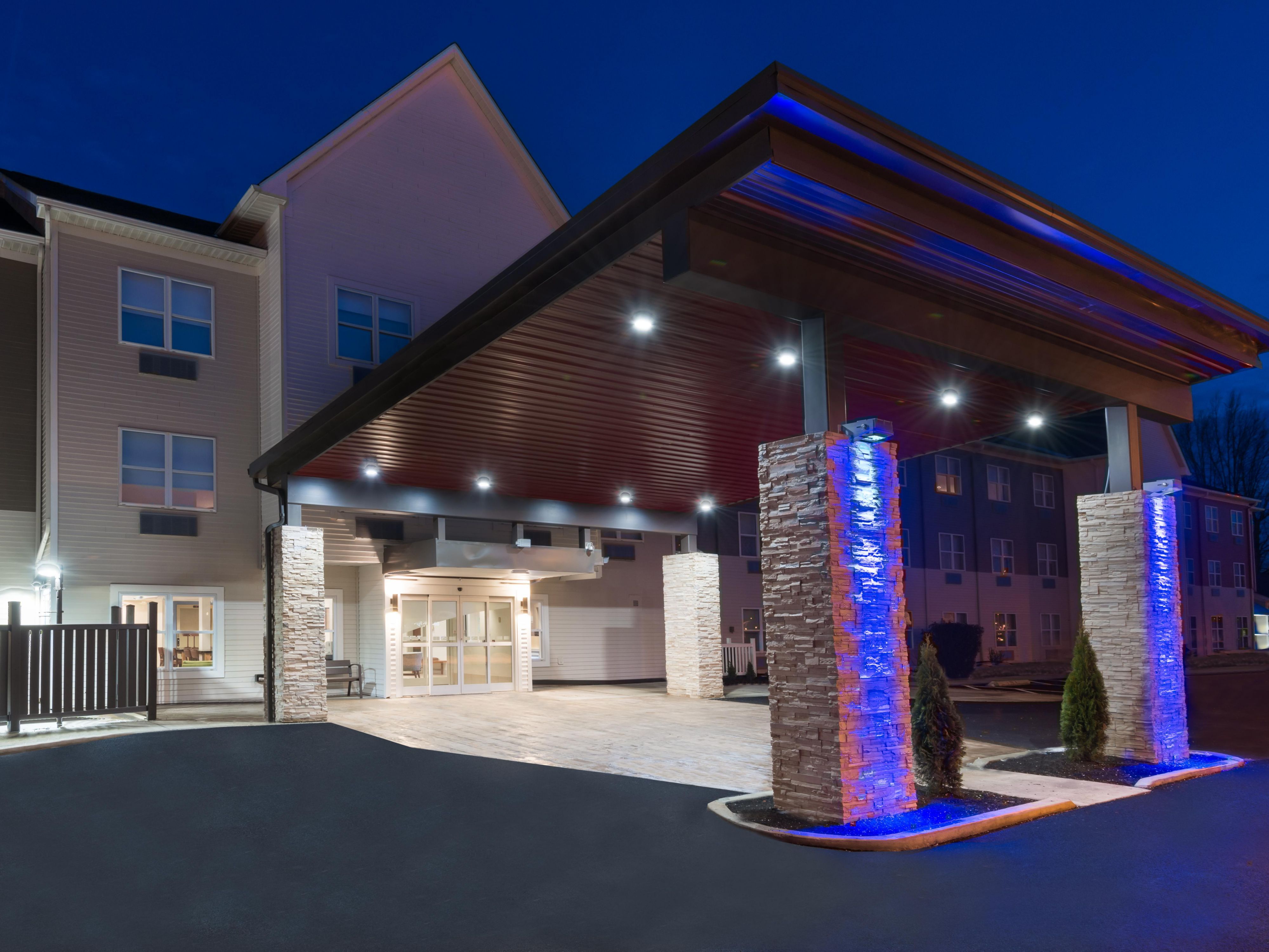 Not only are we near the airport but we’re just minutes from everything downtown Columbus has to offer.  There is something for everyone. Shop until you drop at Easton Town Center or root for your favorite sports team at Ohio State or Nationwide Arena or enjoy an immersive art experience at Otherworld.