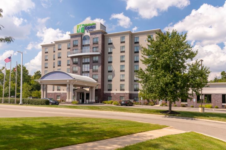 Holiday Inn Express & Suites Columbus - Polar