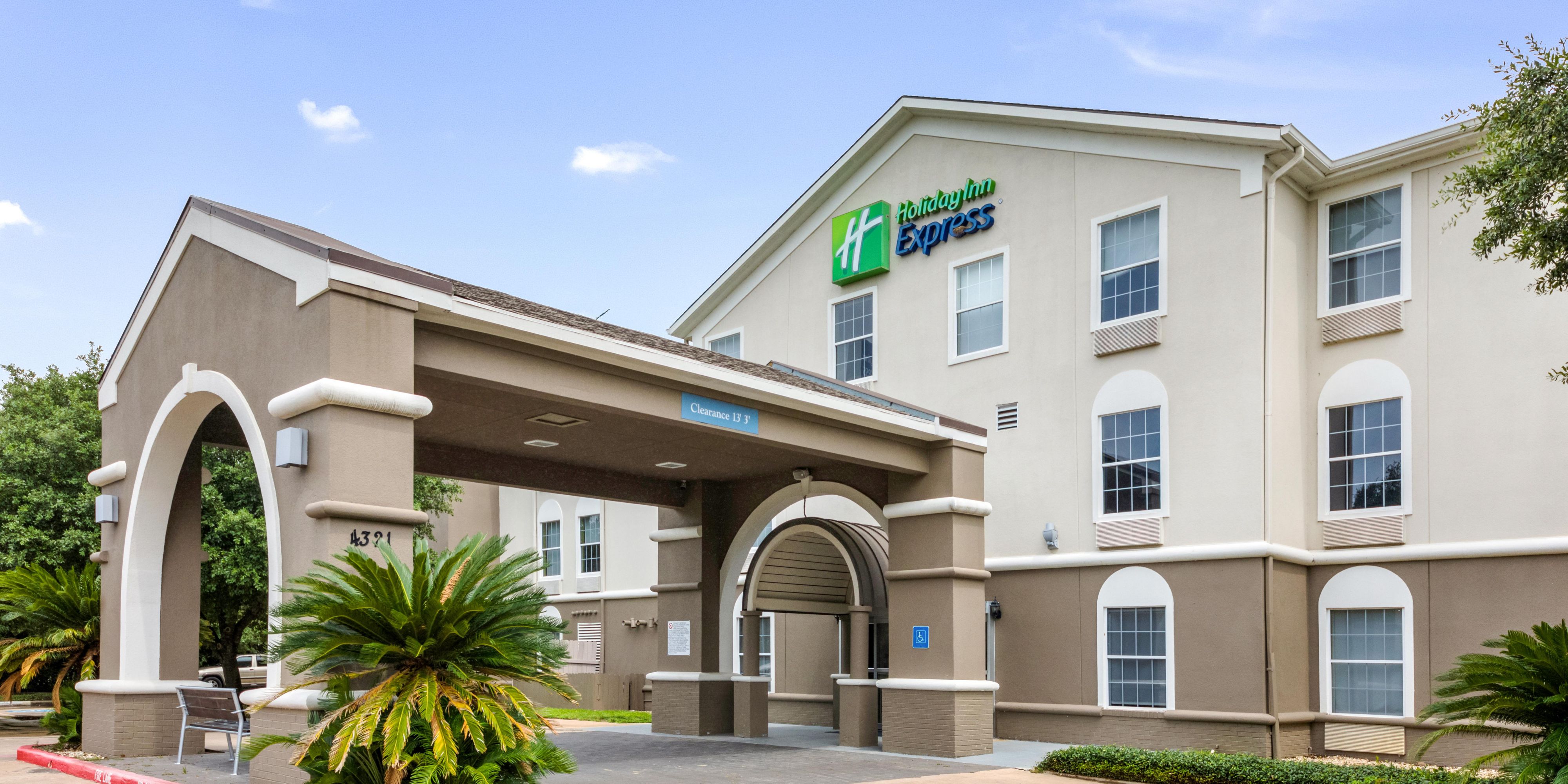 Holiday Inn Express & Suites Columbus