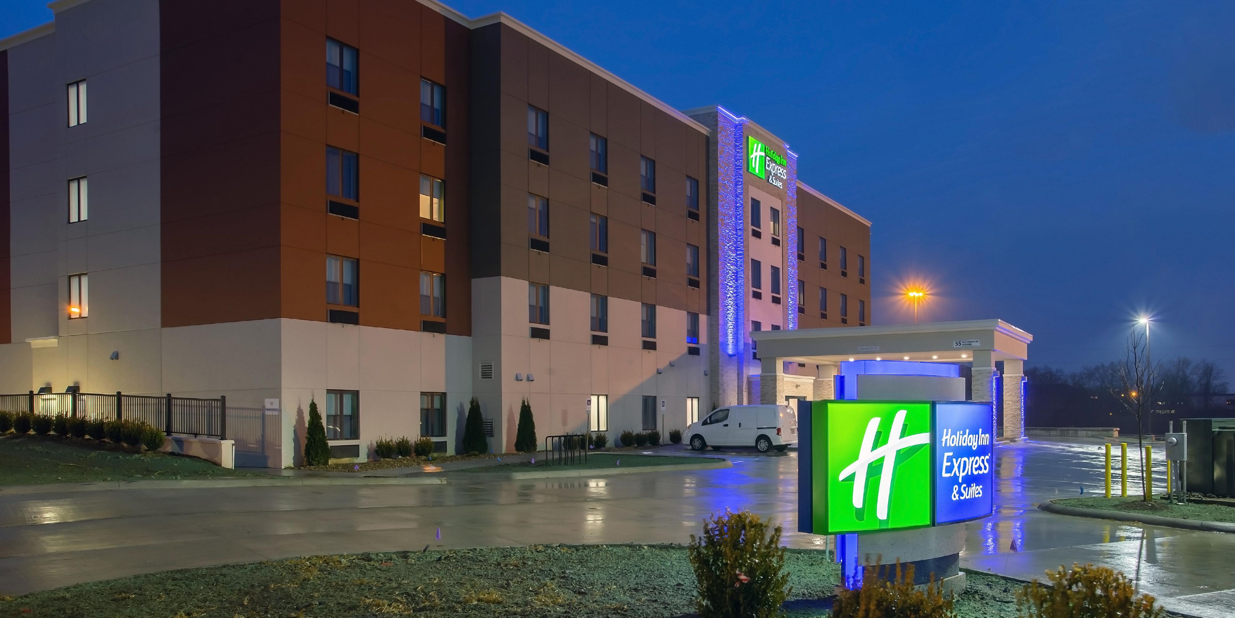 Holiday Inn Express & Suites Columbus - Worthington Map & Driving ...