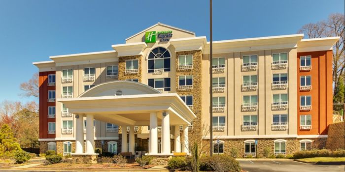 Holiday Inn Express & Suites Columbus - Fort Moore
