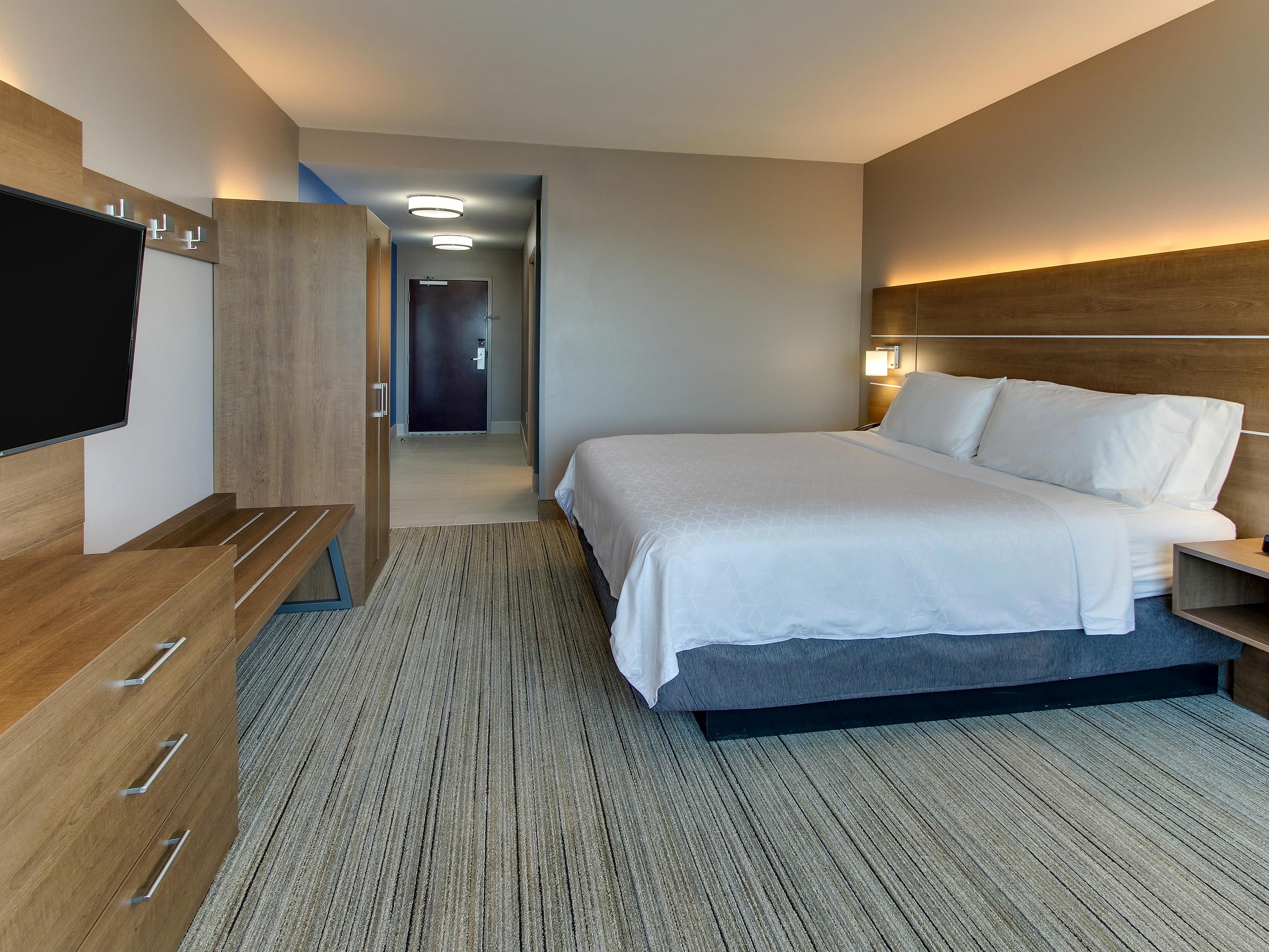 Hotels near Fort Benning, GA Holiday Inn Express & Suites Columbus