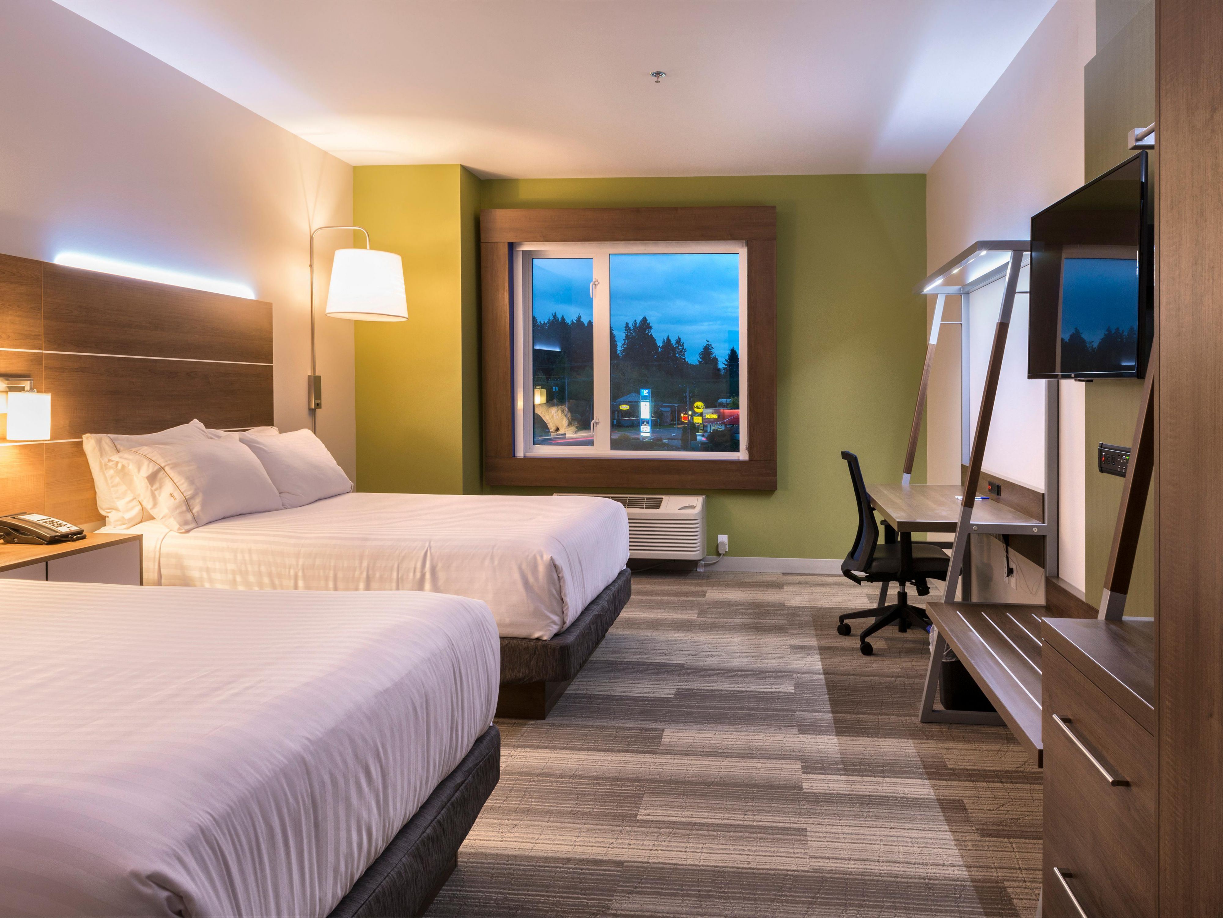 State of the art two queen guestroom in Victoria-Colwood BC