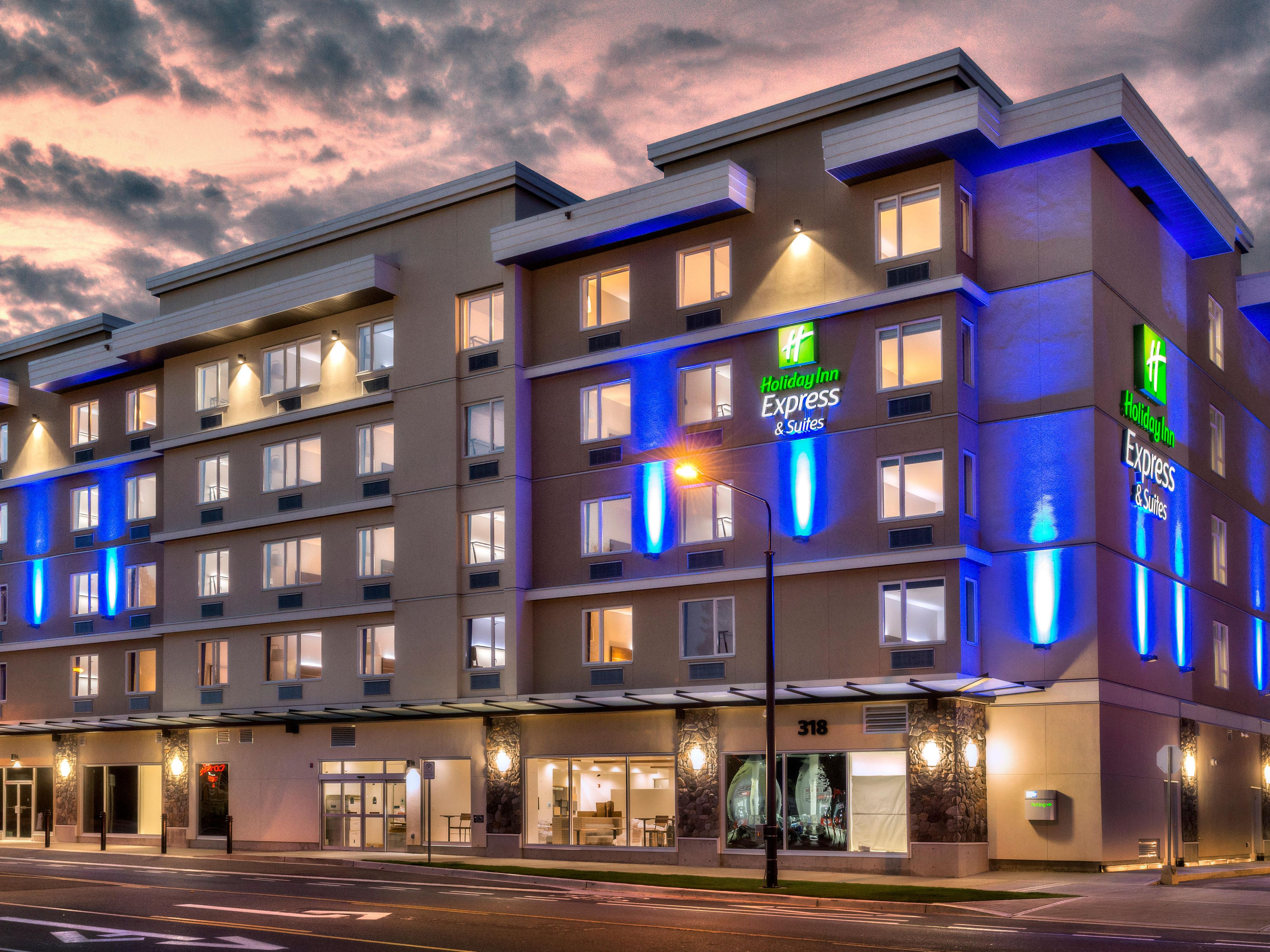 Elements Casino Victoria offers everything from watching the game at the pub, to a live show on the weekend, or the chance to win a big jackpot.