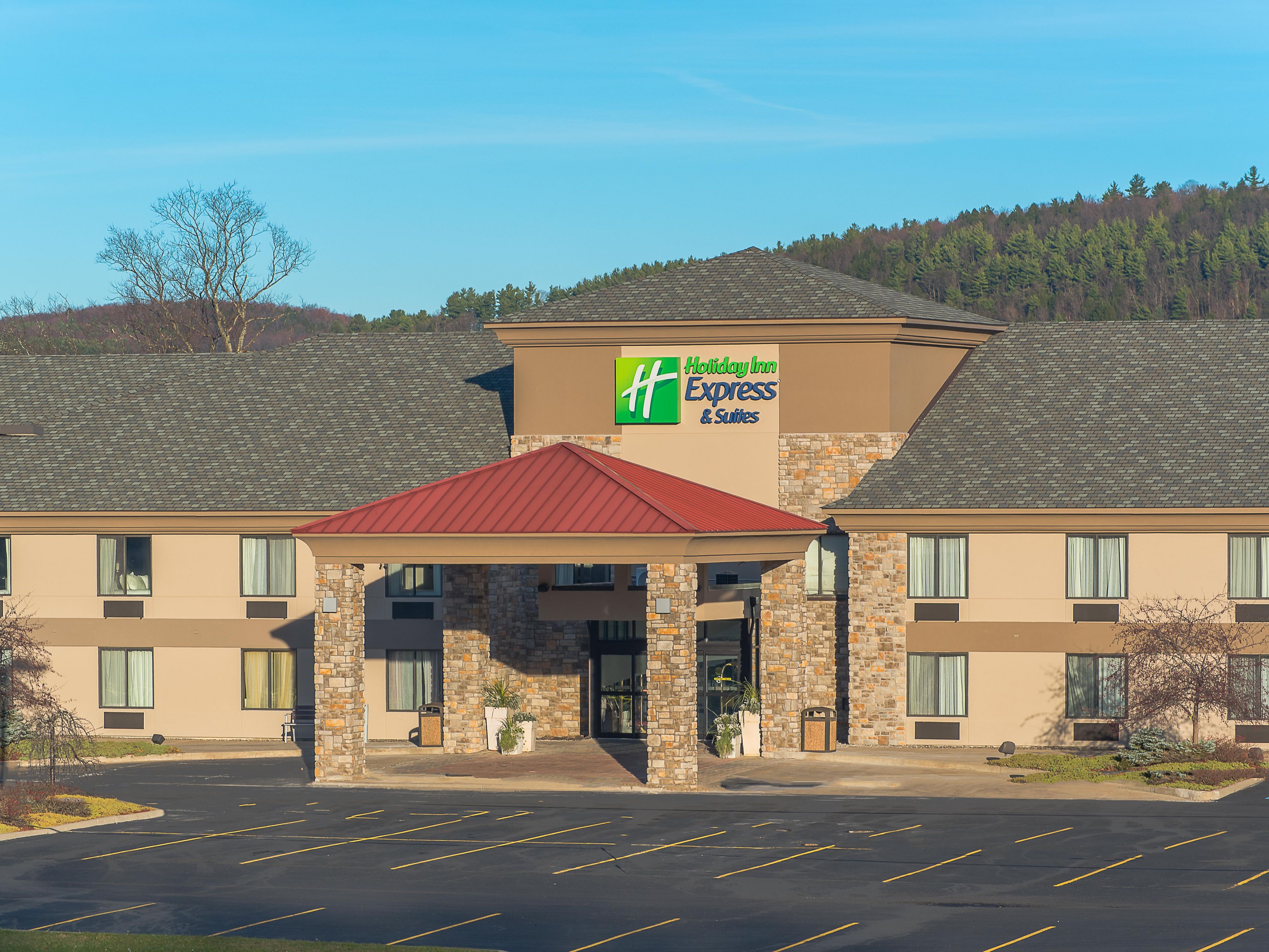 hotels in oneonta ny with indoor pool