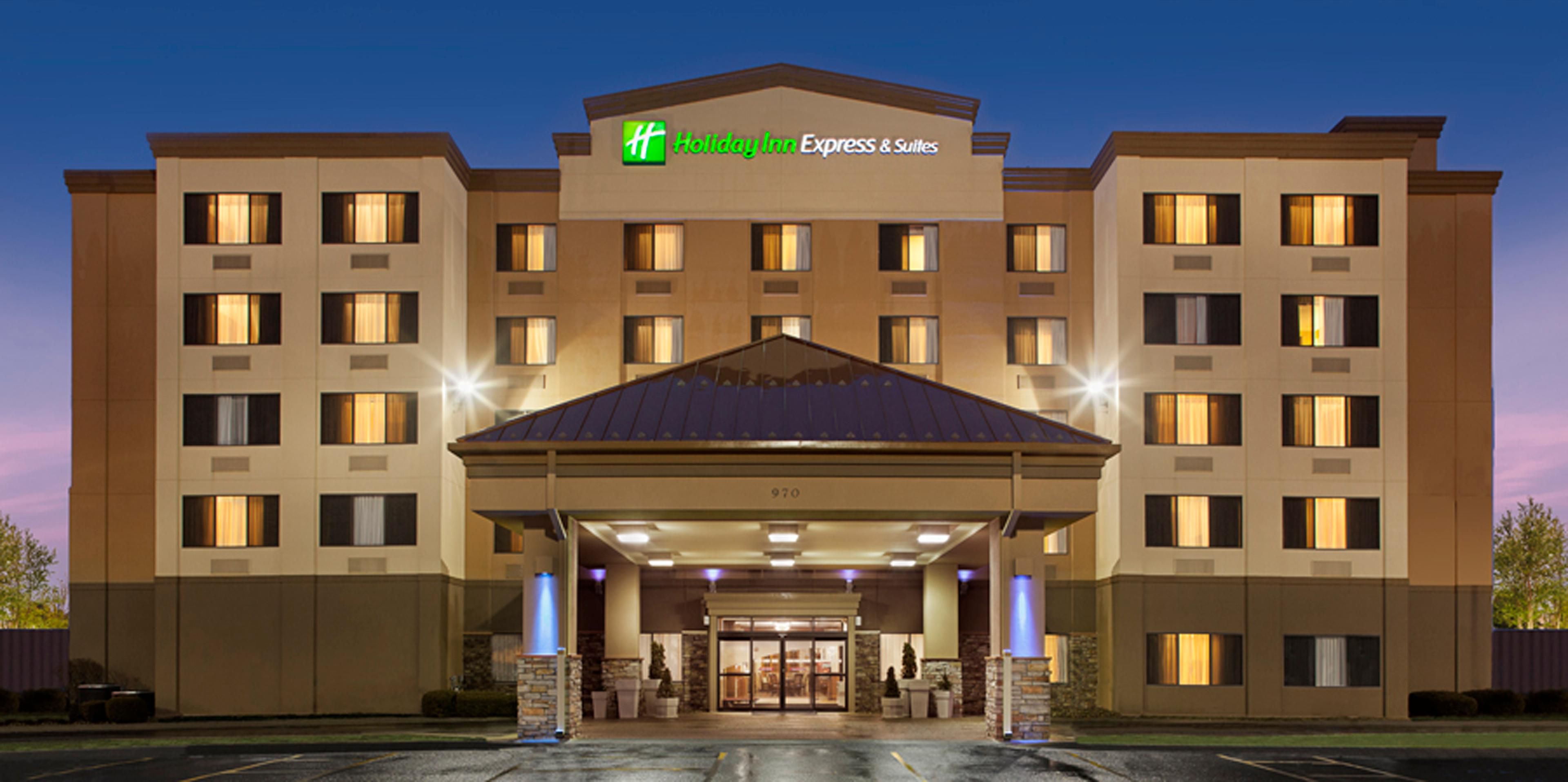 Explore countless retailers, diverse dining options, and premium shopping at Coral Ridge Mall. Featured as one of the closest hotels to Coral Ridge Mall, and the Iowa Children's Museum, guests love that our hotel is within walking distance for countless hours of fun. Extreme Arena is 3.4 miles away off of Exit 242.  Book your stay today!