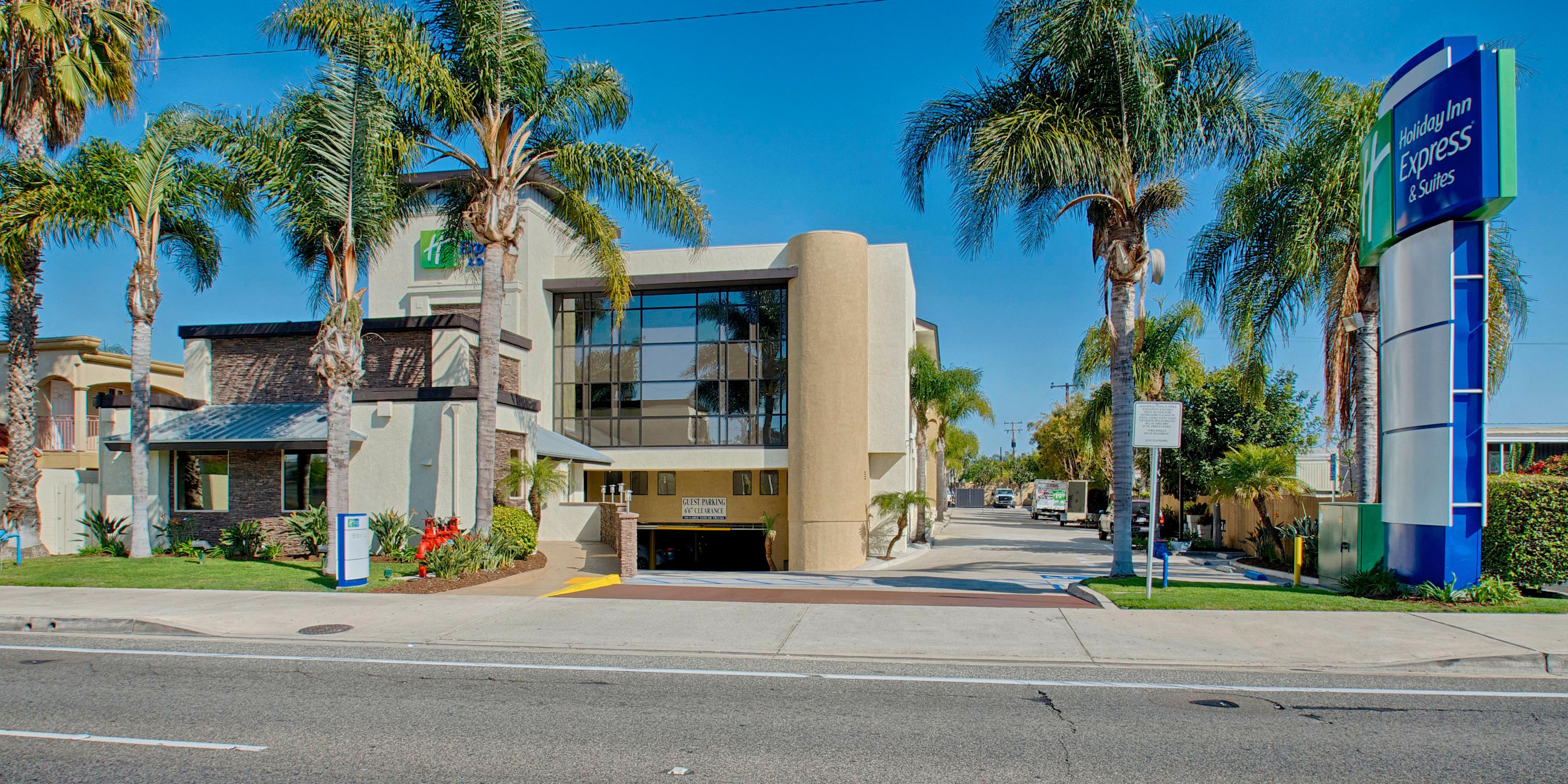 Holiday Inn Express & Suites Costa Mesa