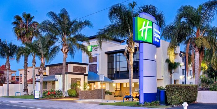 Holiday Inn Express & Suites Costa Mesa