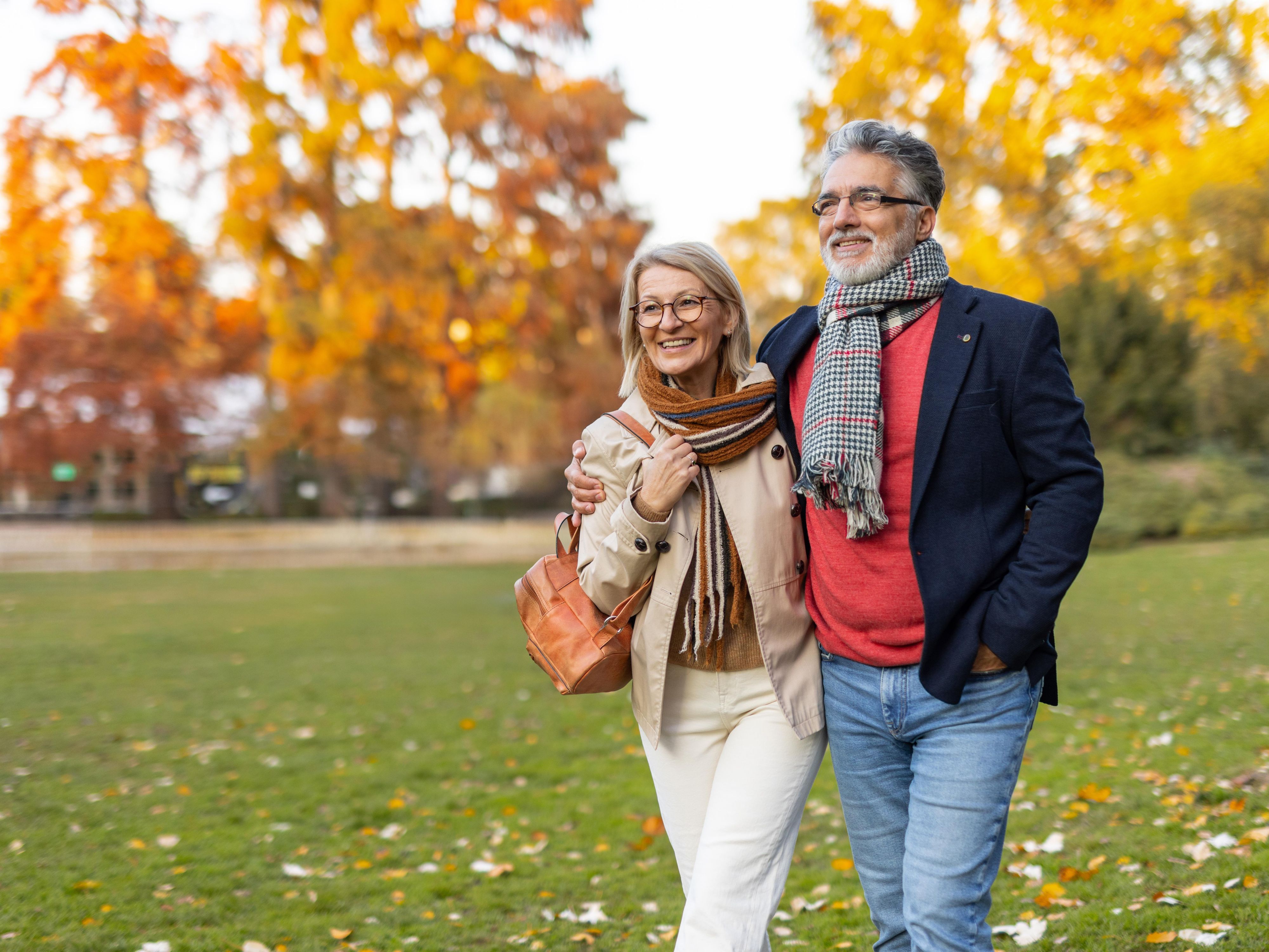 Enjoy a relaxing senior fall getaway in Courtenay, BC, where vibrant autumn colors meet coastal charm. Stroll scenic trails, explore local shops, and savor farm-fresh dining. With crisp air and stunning views, it’s the perfect season to unwind and experience the beauty of Vancouver Island.