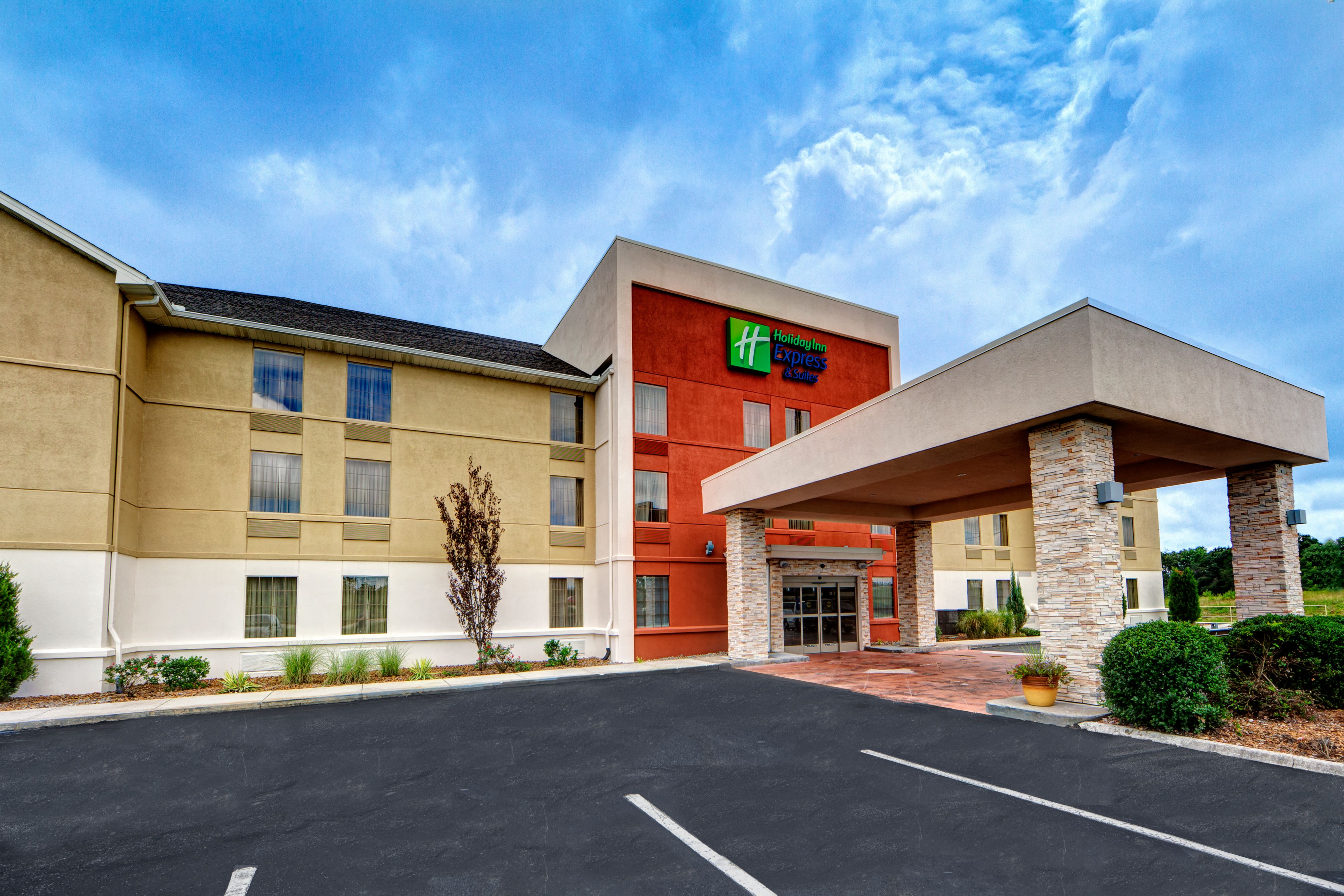 Holiday Inn Express & Suites 克罗斯维尔