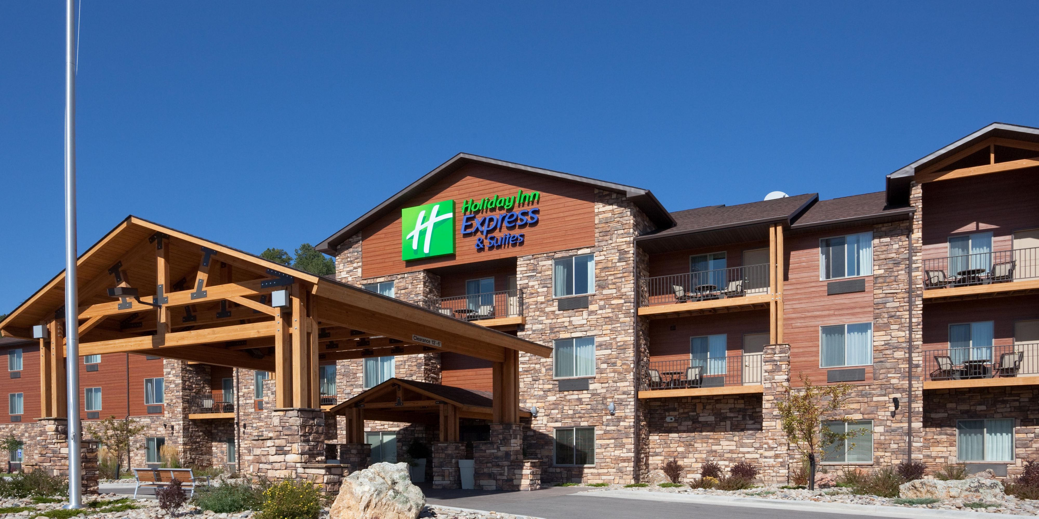 Holiday Inn Express & Suites Custer