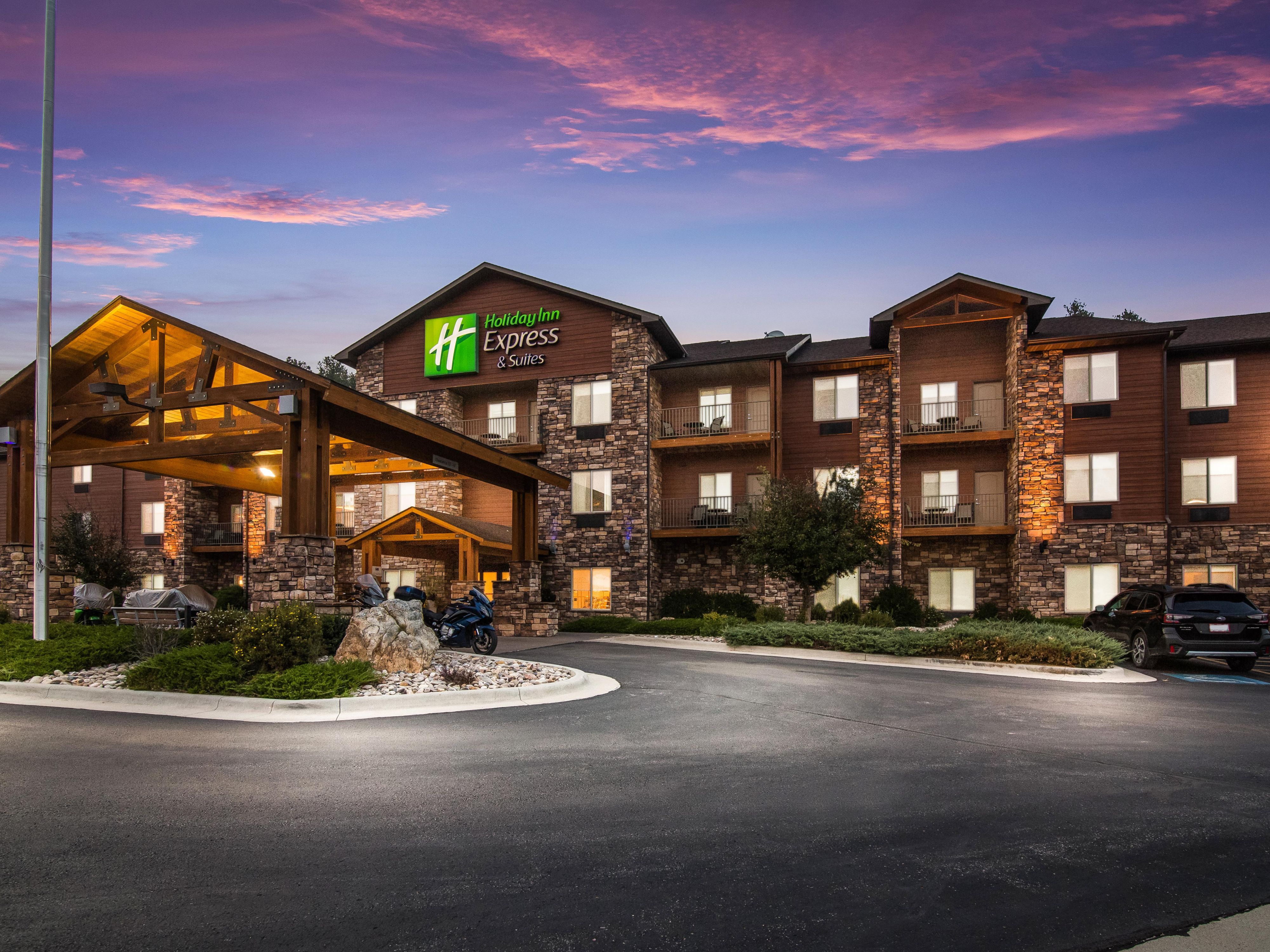 Holiday Inn Express Suites Custer Hotel By IHG   Holiday Inn Express And Suites Custer 7512301789 4x3