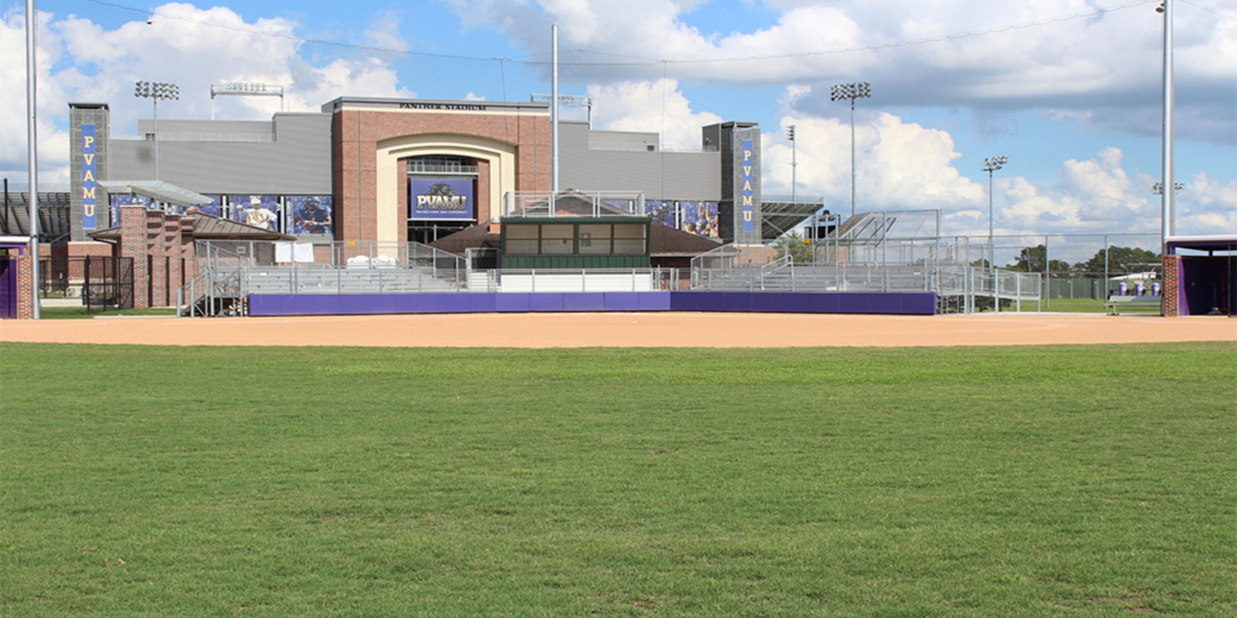 If you're in town visiting Prairie View A&M University, you'll be excited to know that our location is a quick and easy 15 minutes from the university. You'll have access to all of the dining and entertainment options you need, and when it's time to go to the university, a quick hop onto HWY 290 will take you directly to Prairie View with ease! 