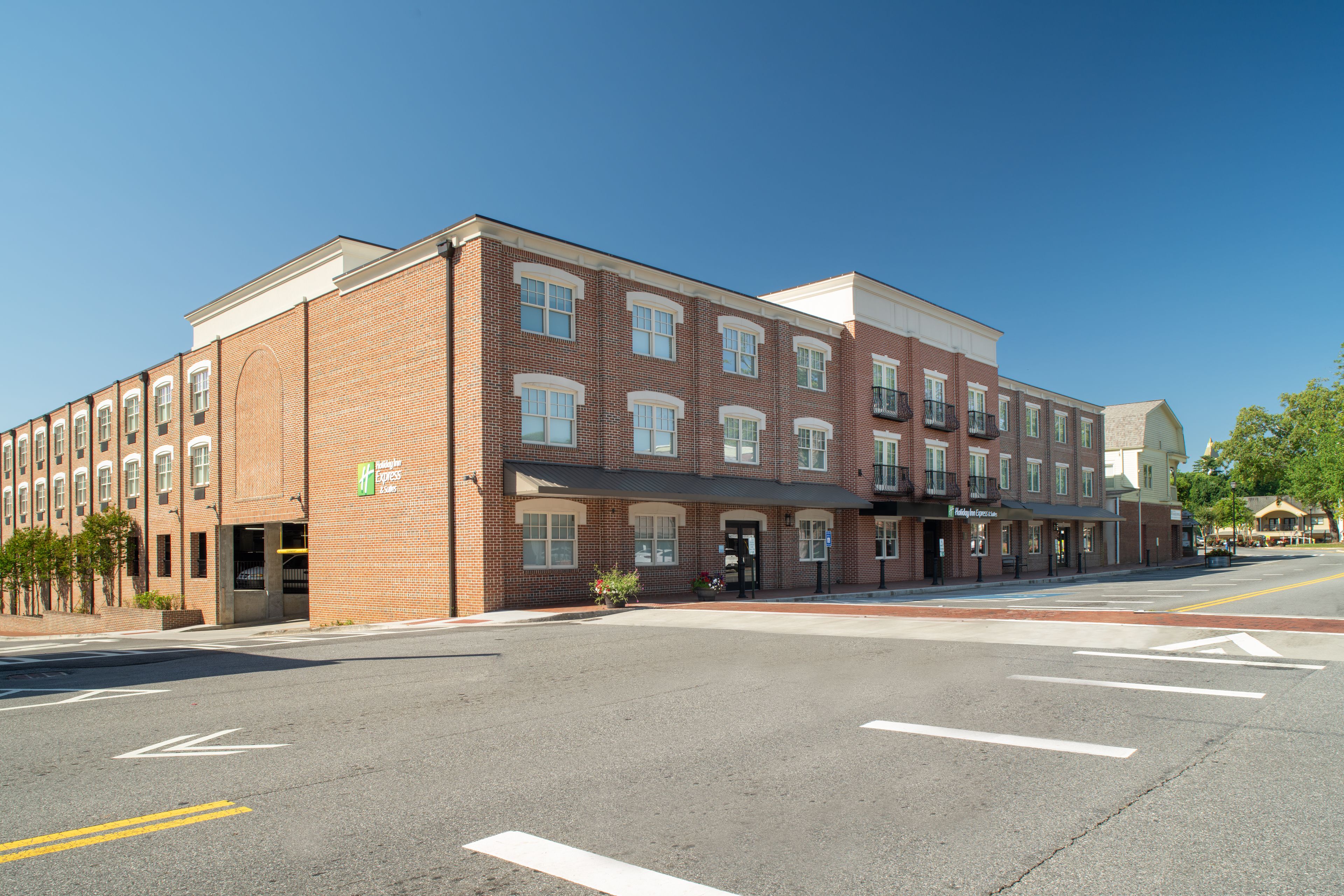 Dahlonega - University Area