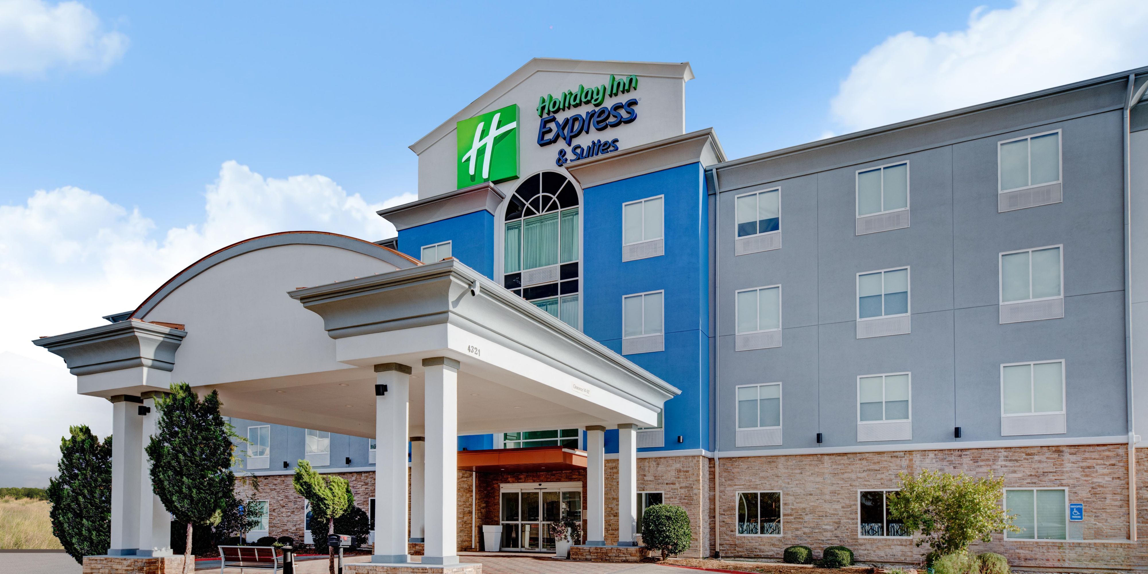 Holiday Inn Express & Suites Dallas W - I-30 Cockrell Hill