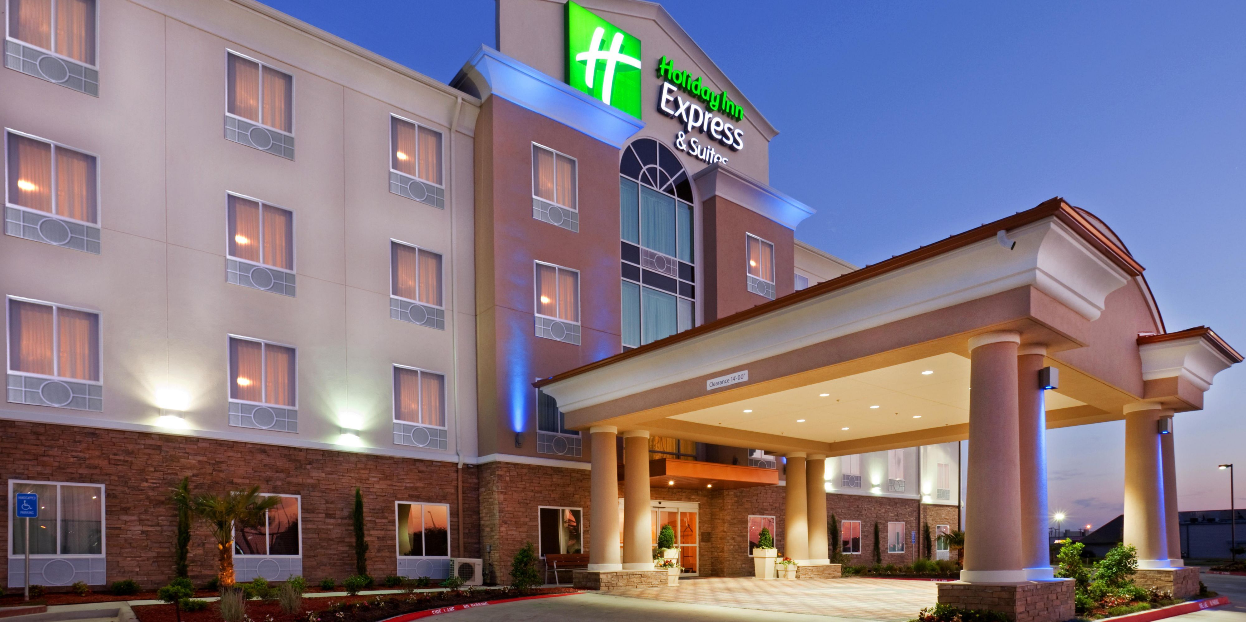 Holiday Inn Express & Suites Dallas W - I-30 Cockrell Hill