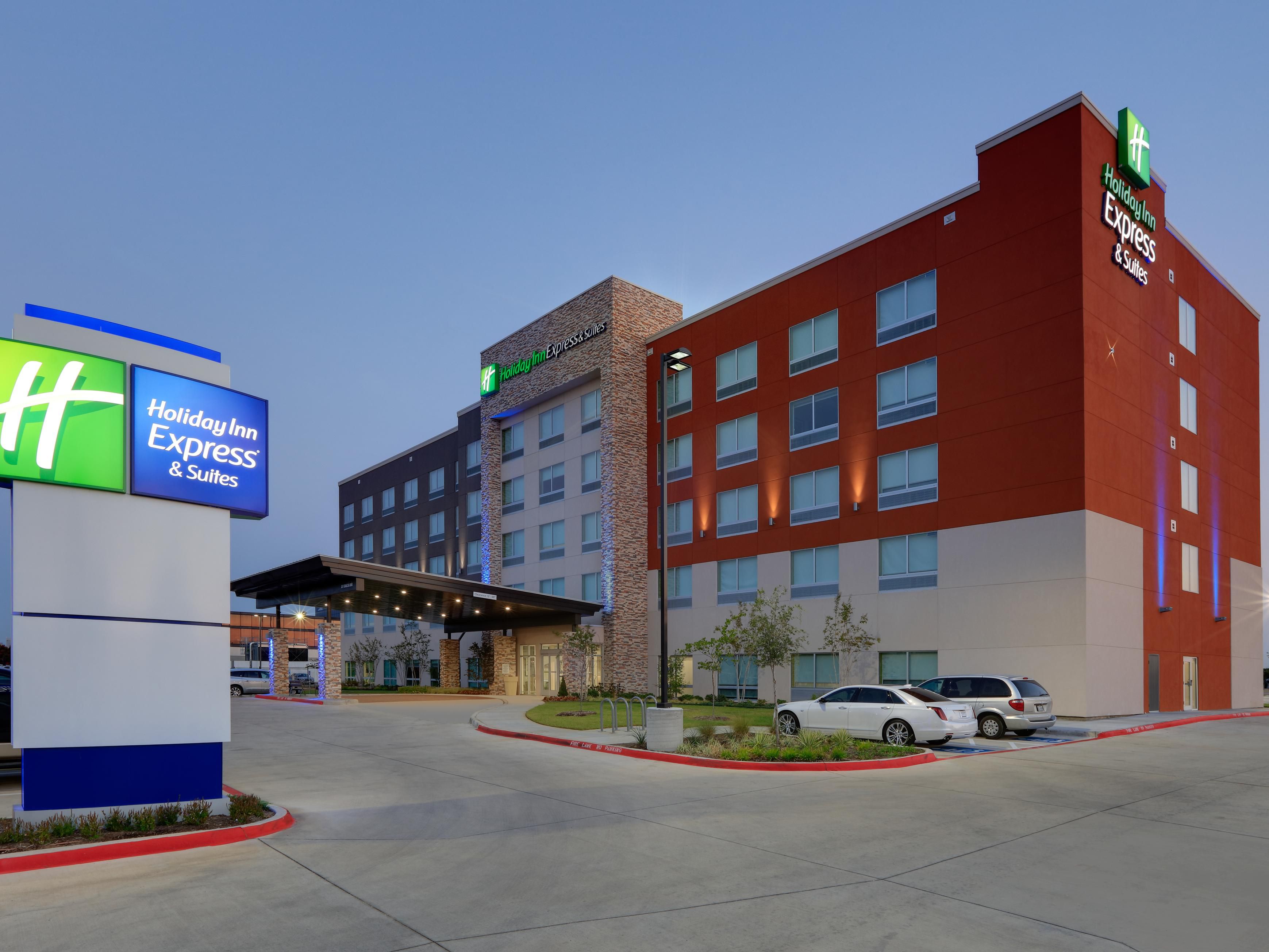 Hotel near Love Field | Holiday Inn Express & Suites Dallas NW HWY - Love  Field