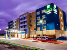 Holiday Inn Express & Suites Dallas Market Ctr - Love Field in Irving, Texas