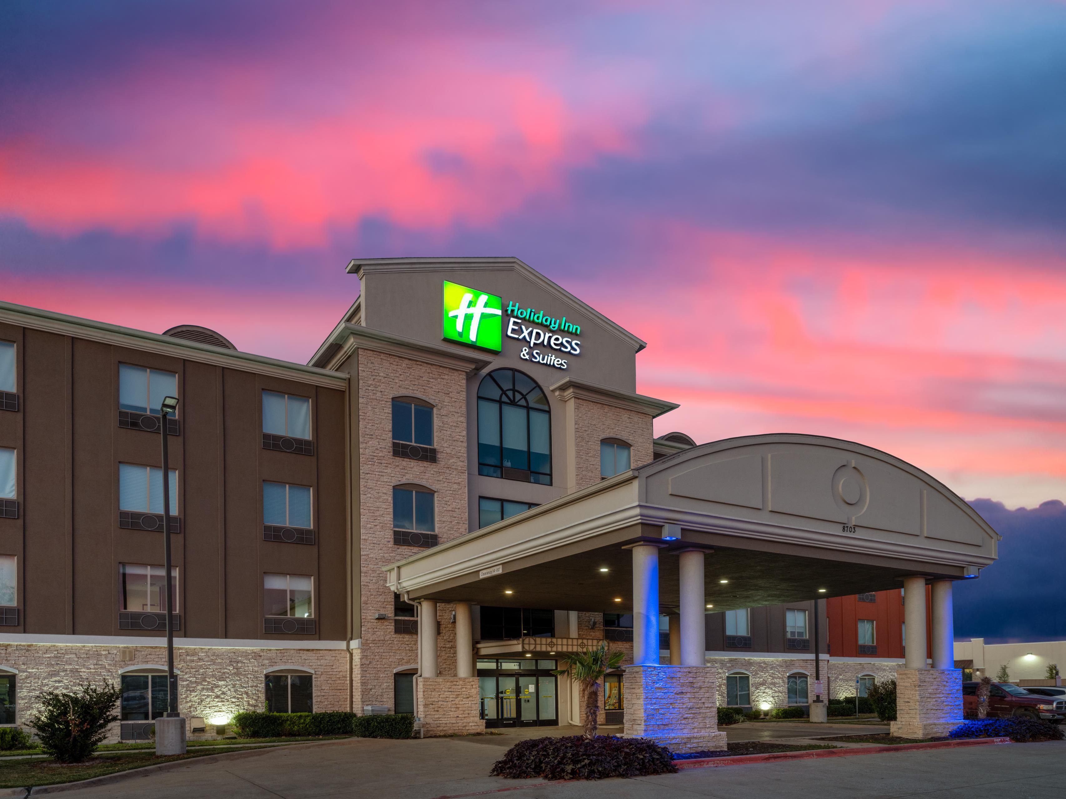 Hotels in Dallas, TX | Holiday Inn Express & Suites Dallas East-Fair Park