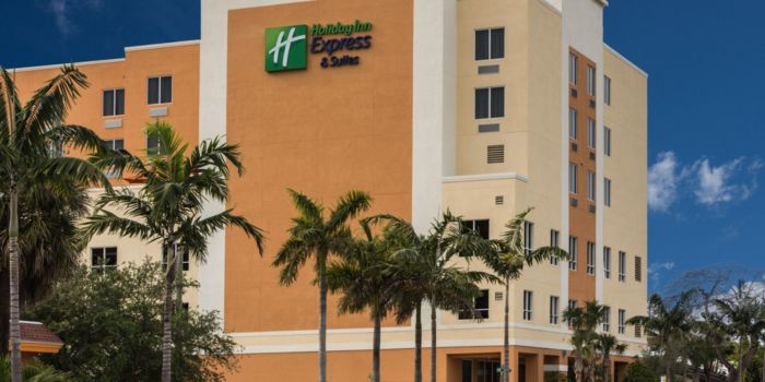 Holiday Inn Express & Suites Fort Lauderdale Airport South