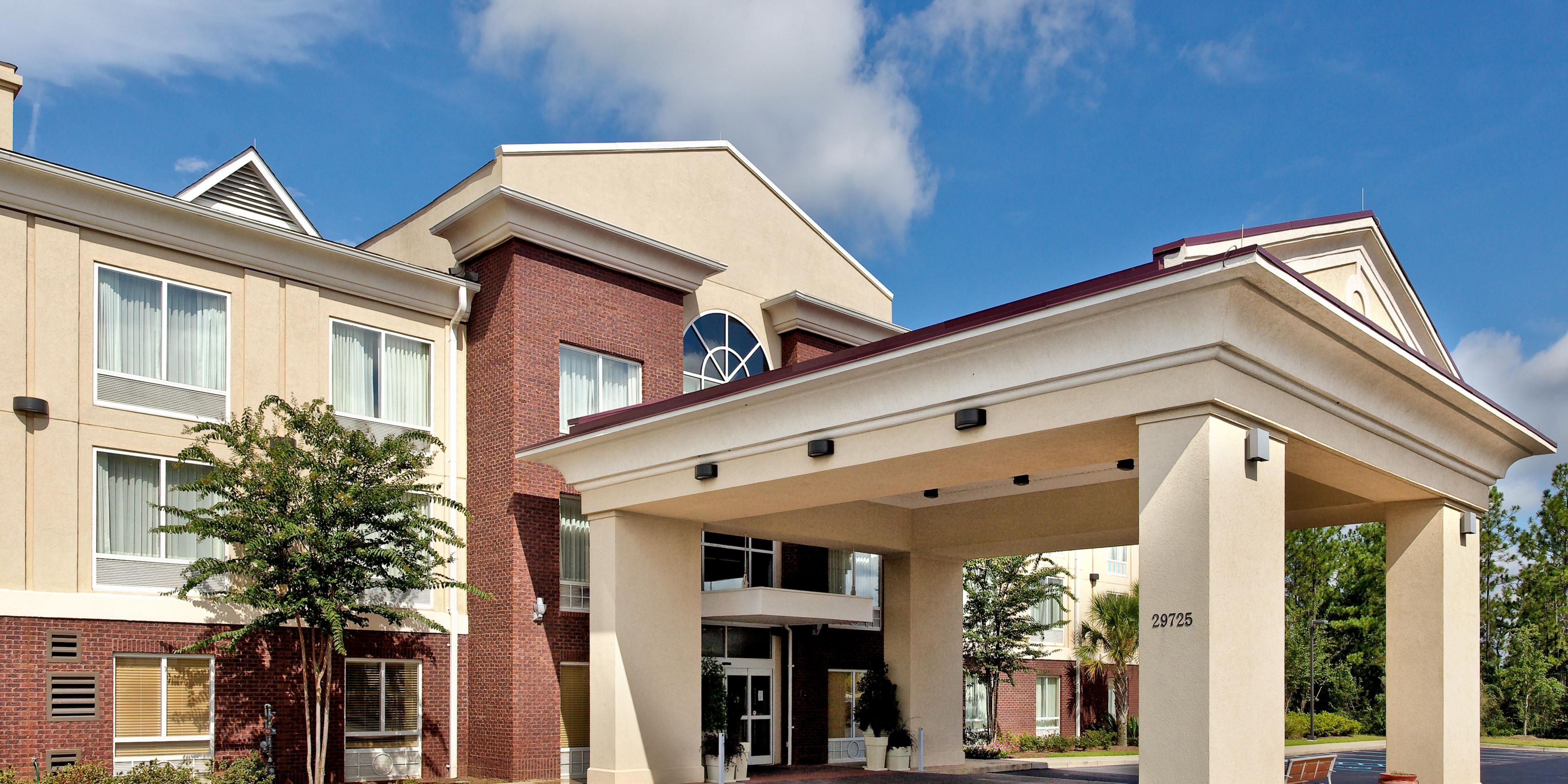 Holiday Inn Express & Suites Daphne-Spanish Fort Area