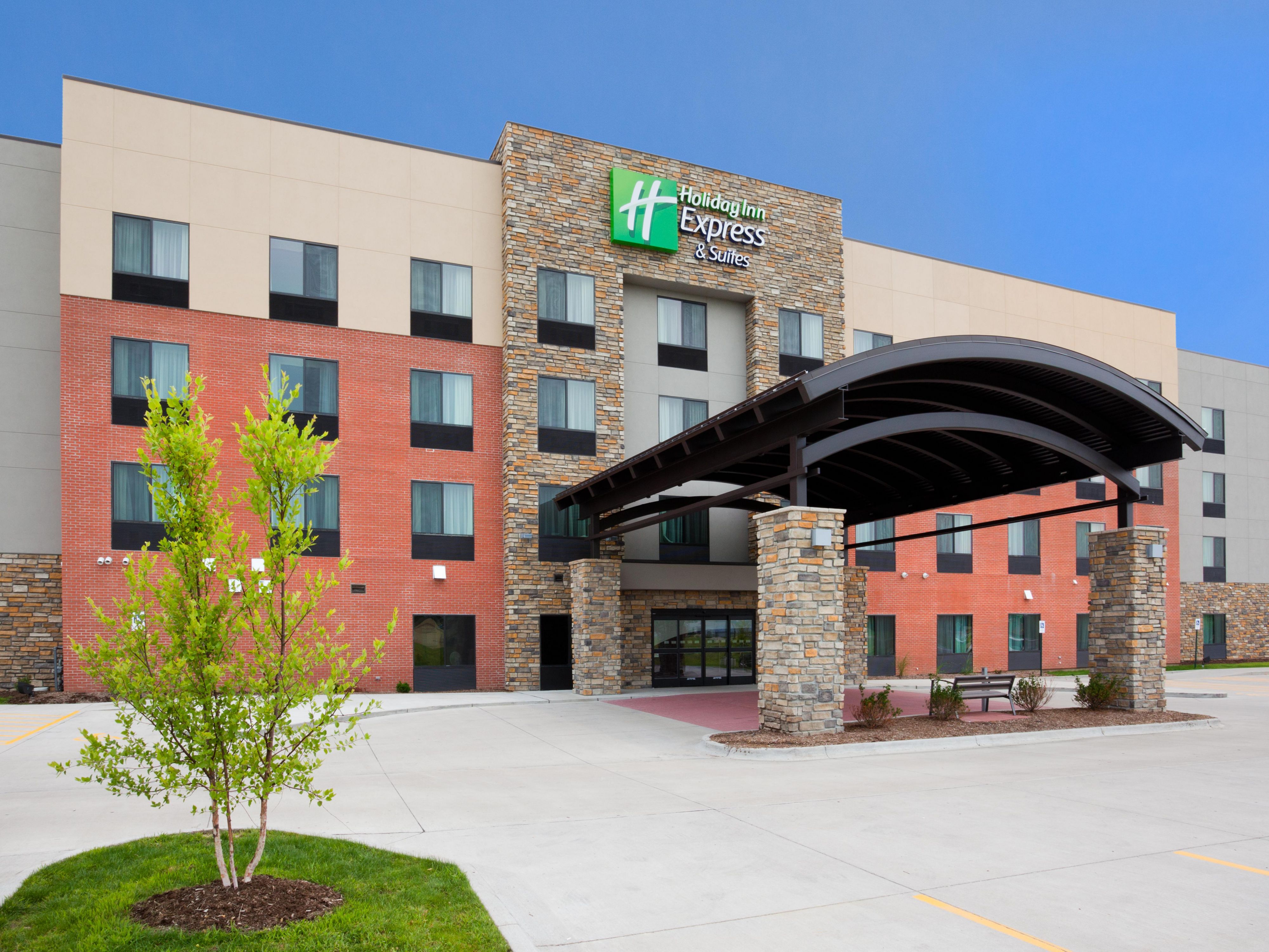 hotels in moline il by airport