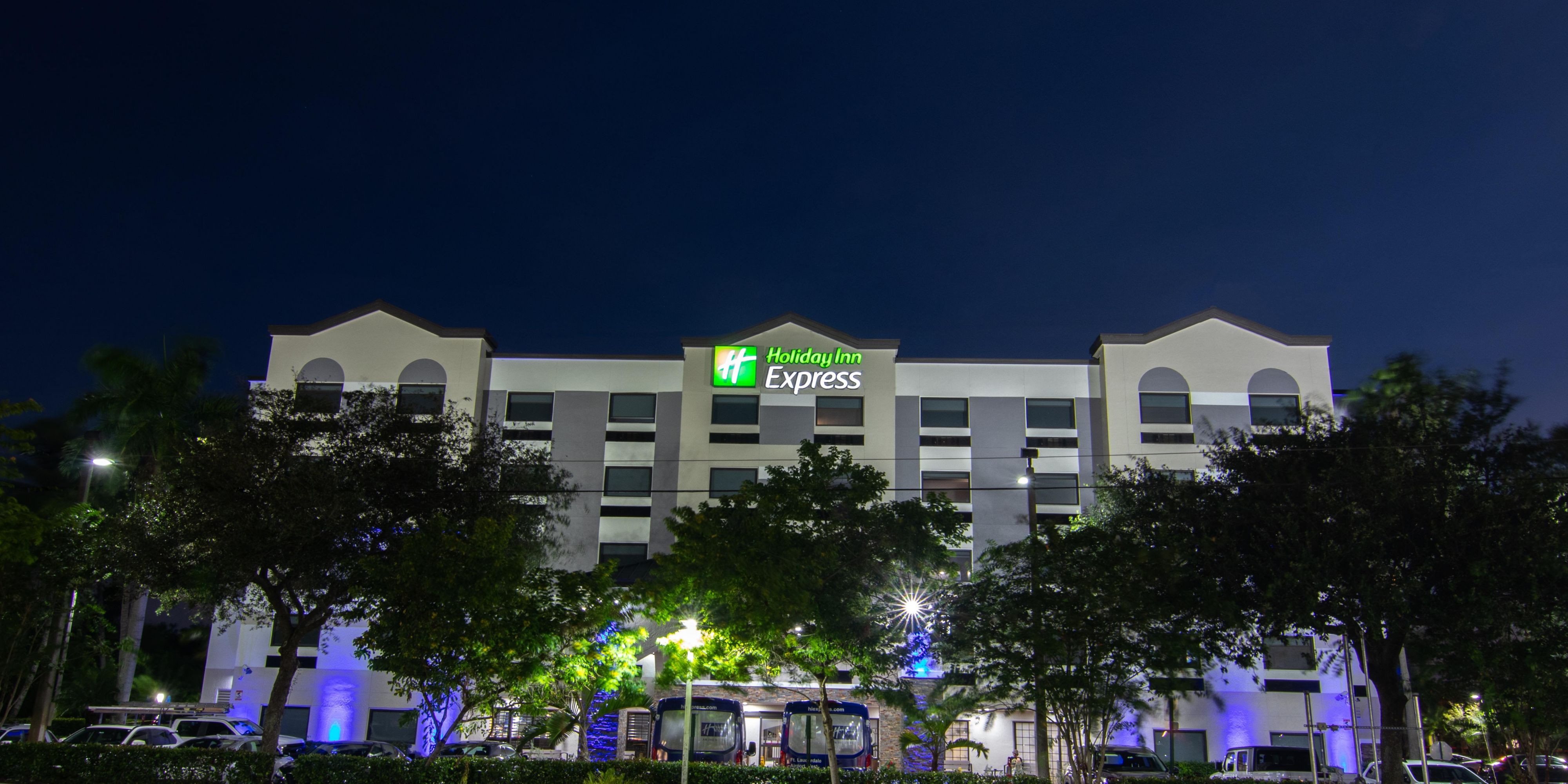 Holiday Inn Express & Suites 劳德代尔堡机场西