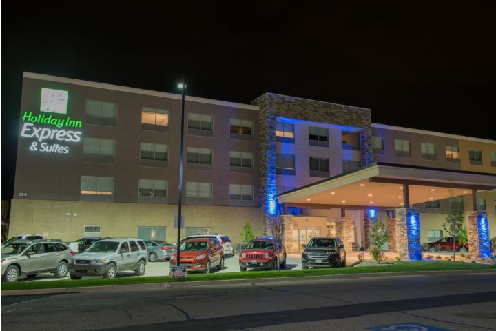 Holiday Inn Express & Suites Dayton SW - Univ