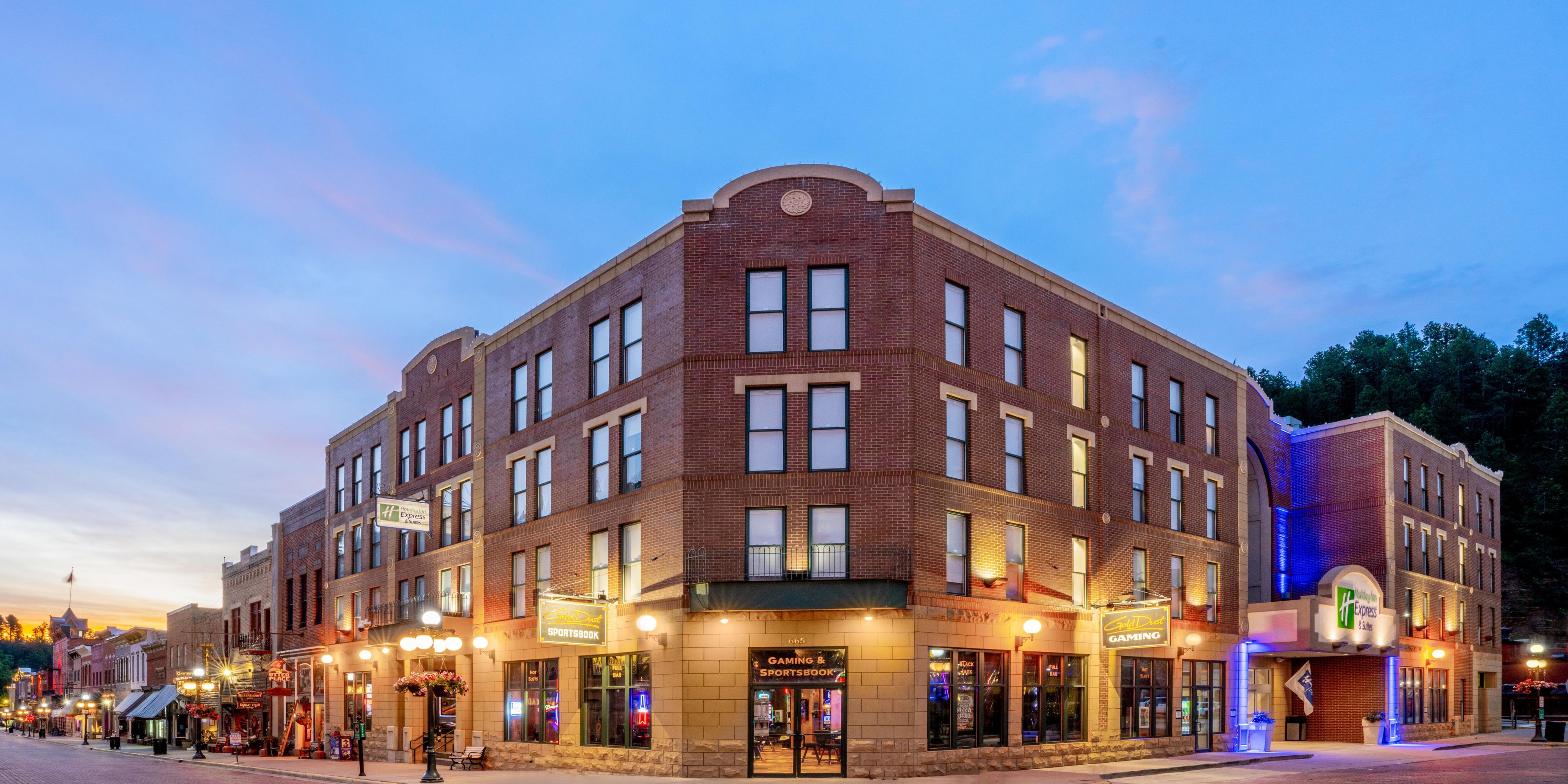 Holiday Inn Express & Suites Deadwood - Gold Dust Casino