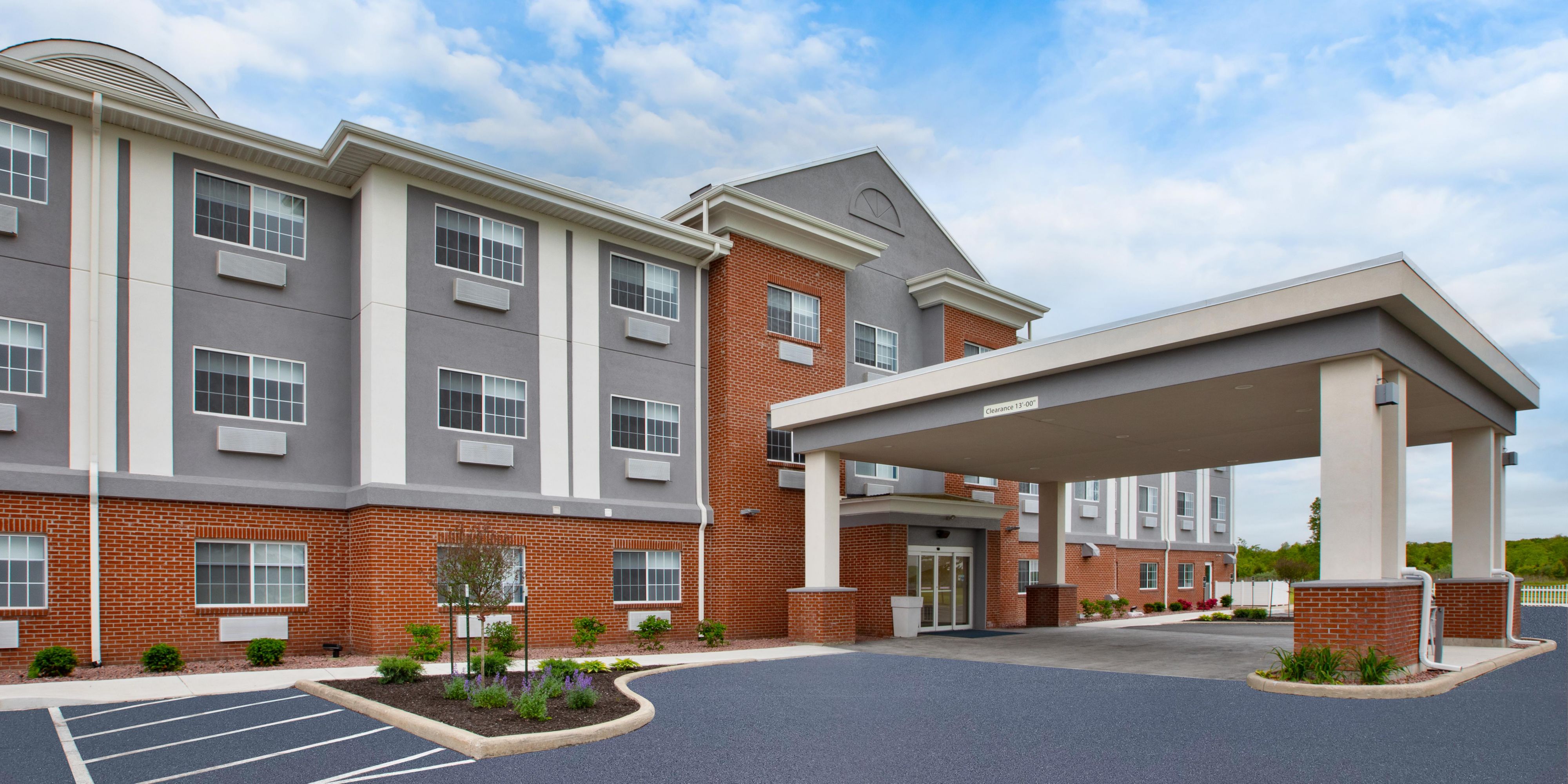 Holiday Inn Express & Suites Defiance