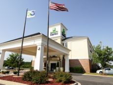 Holiday Inn Express & Suites Delafield
