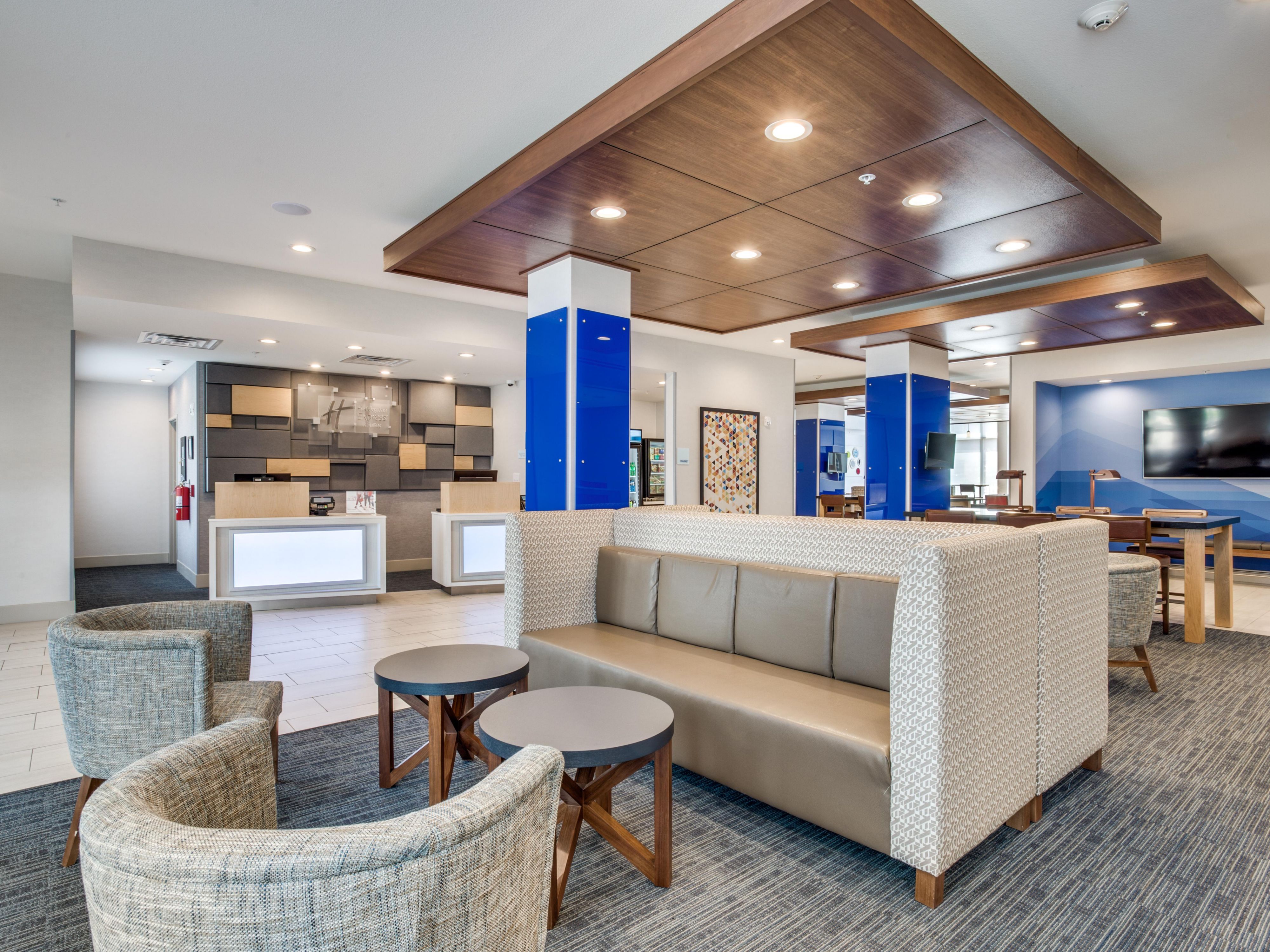 Business travelers stay connected and productive with free Wi-Fi in every room. Our complimentary, high-speed wireless Internet ensures you're always online. Plus, our 24-hour Business Center keeps you on schedule and prepared for every meeting.