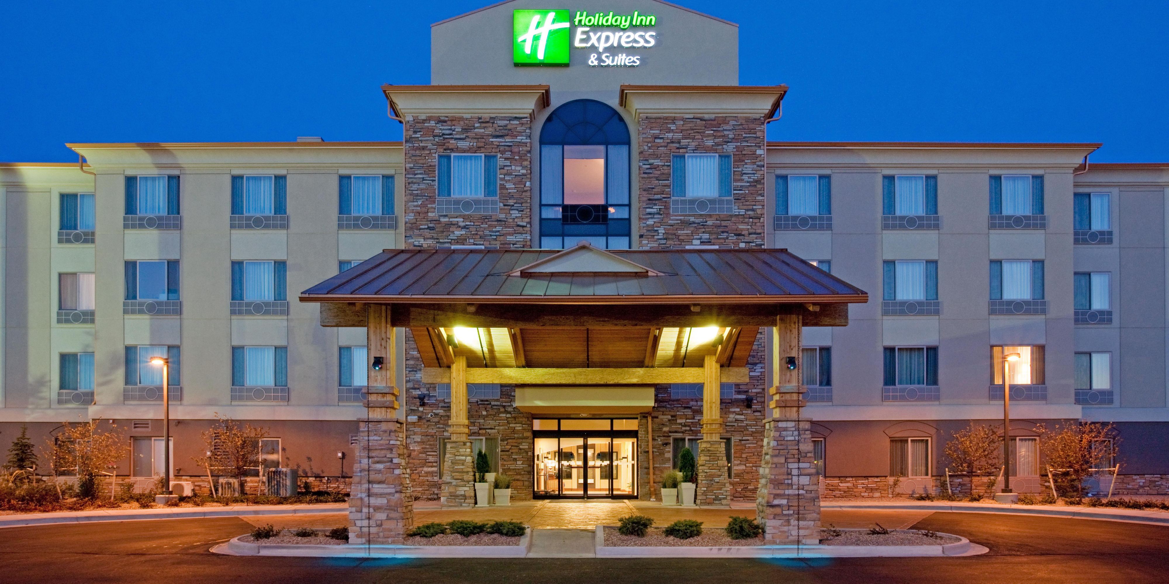 Holiday Inn Express & Suites Denver Airport