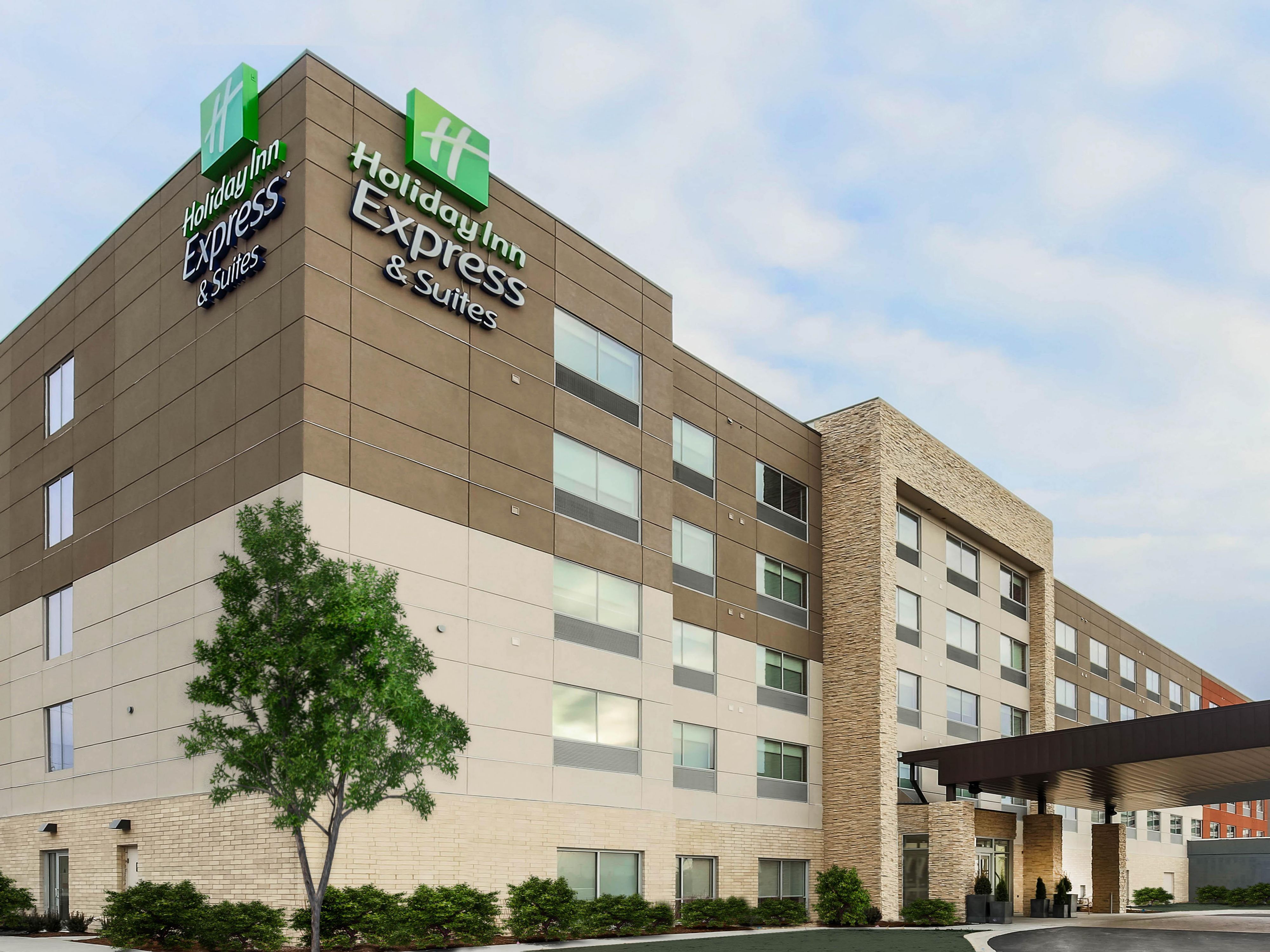 Try your luck at Rivers Casino Des Plaines, just a 4-minute drive from our hotel. Enjoy a thrilling night of gaming, dining, and entertainment with a wide range of table games, slots, and poker. Rivers Casino offers a perfect escape just minutes from your stay. 