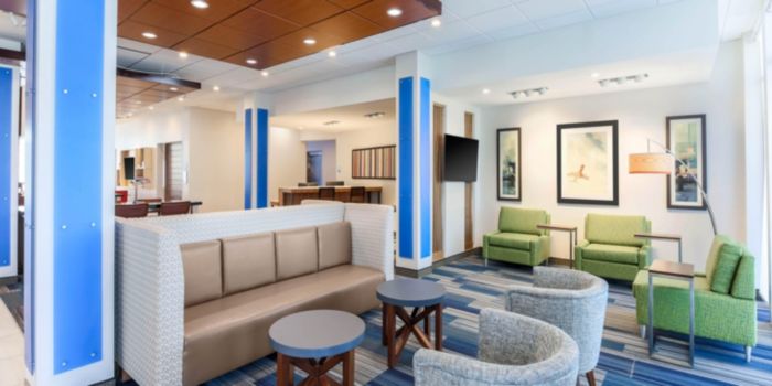 Holiday Inn Express & Suites Chicago O'Hare Airport