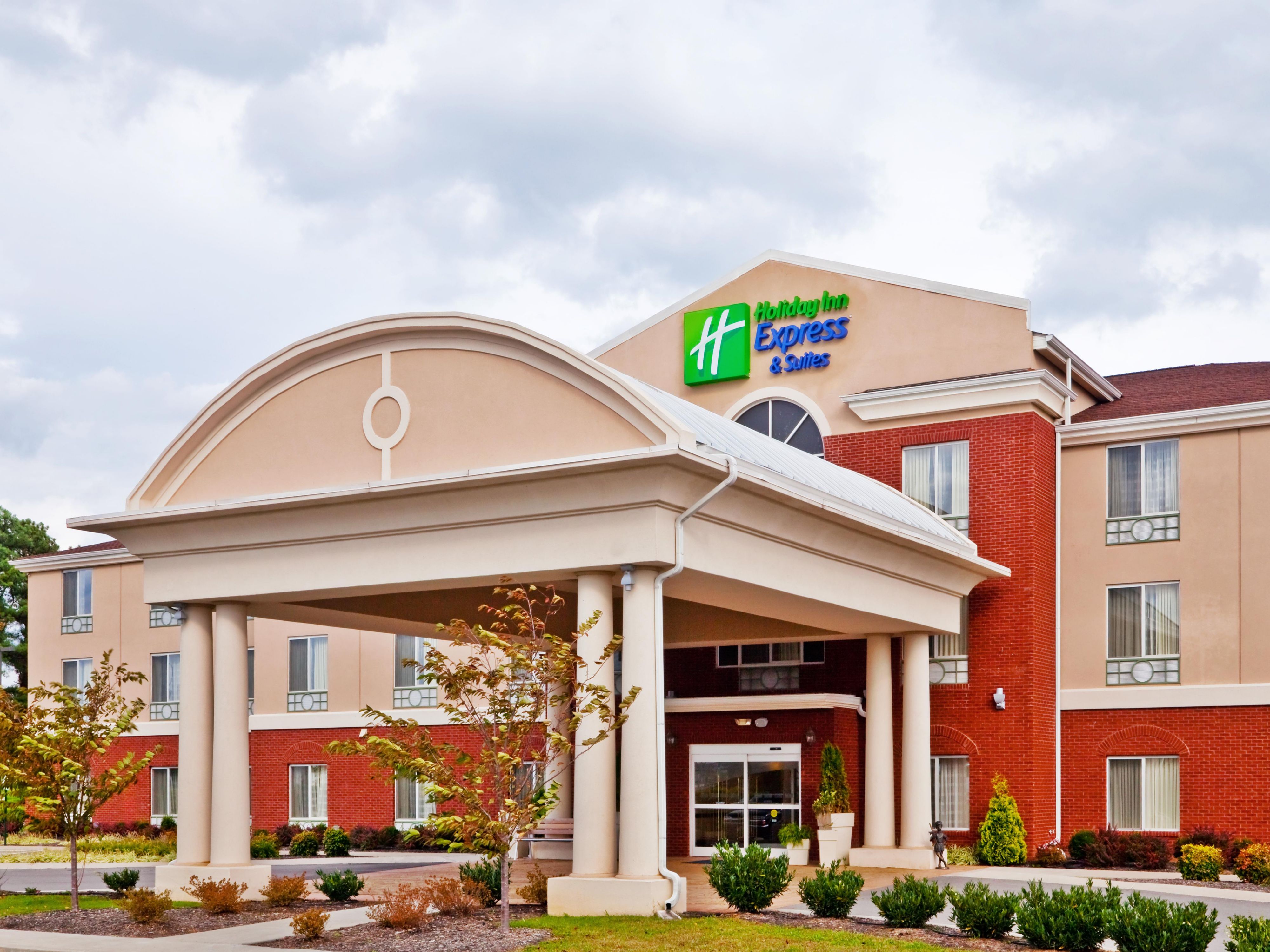 Holiday Inn Express & Suites Dickson Hotel by IHG