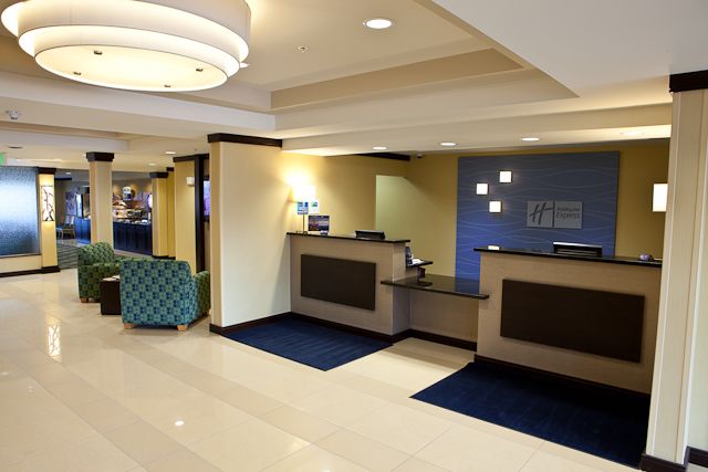 Holiday Inn Express & Suites Lansing-Dimondale