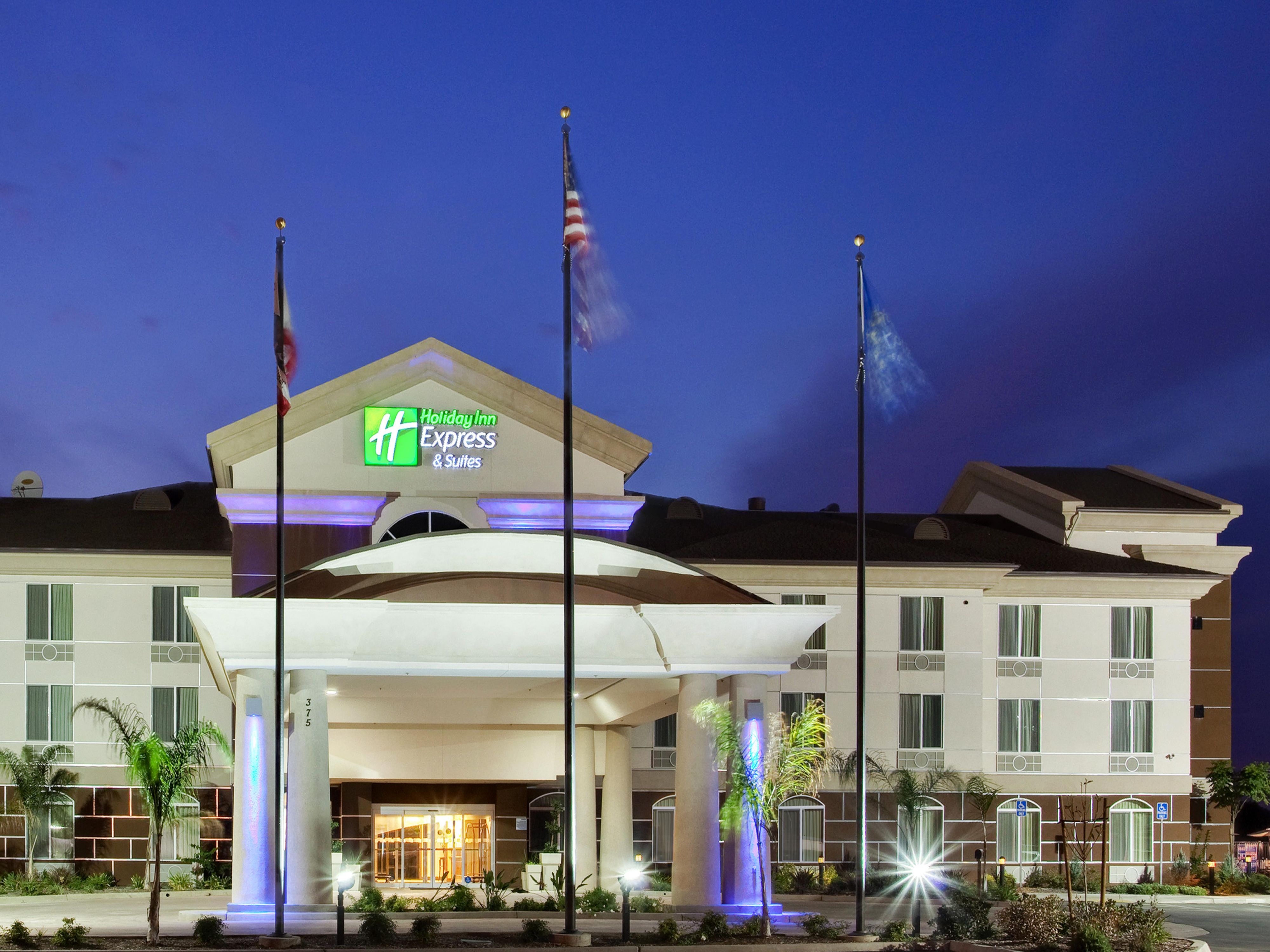 Dinuba Hotel | Holiday Inn Express & Suites Dinuba West